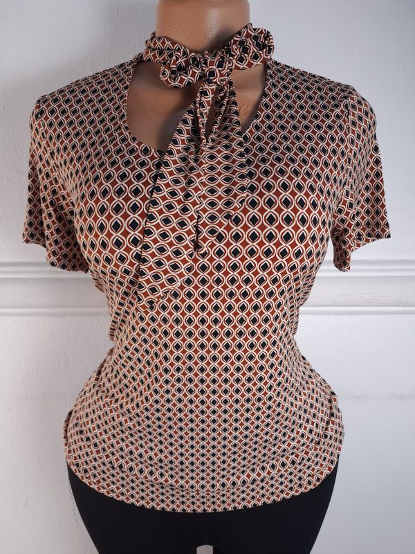 TAHARI UK 8