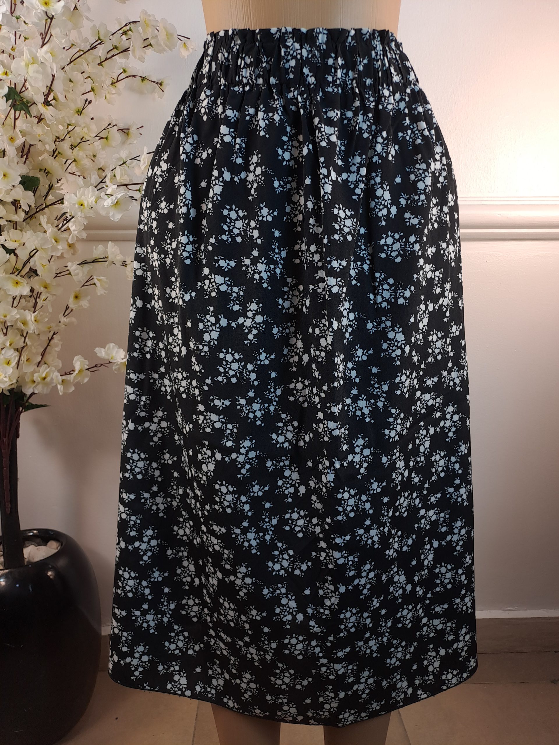 SKIRT UK 14, L-33 INCHES