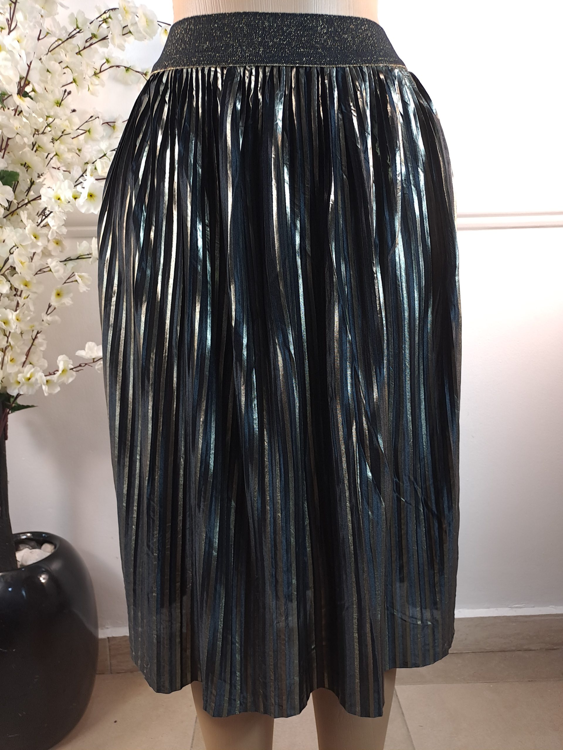 SKIRT UK 8, L-29 INCHES