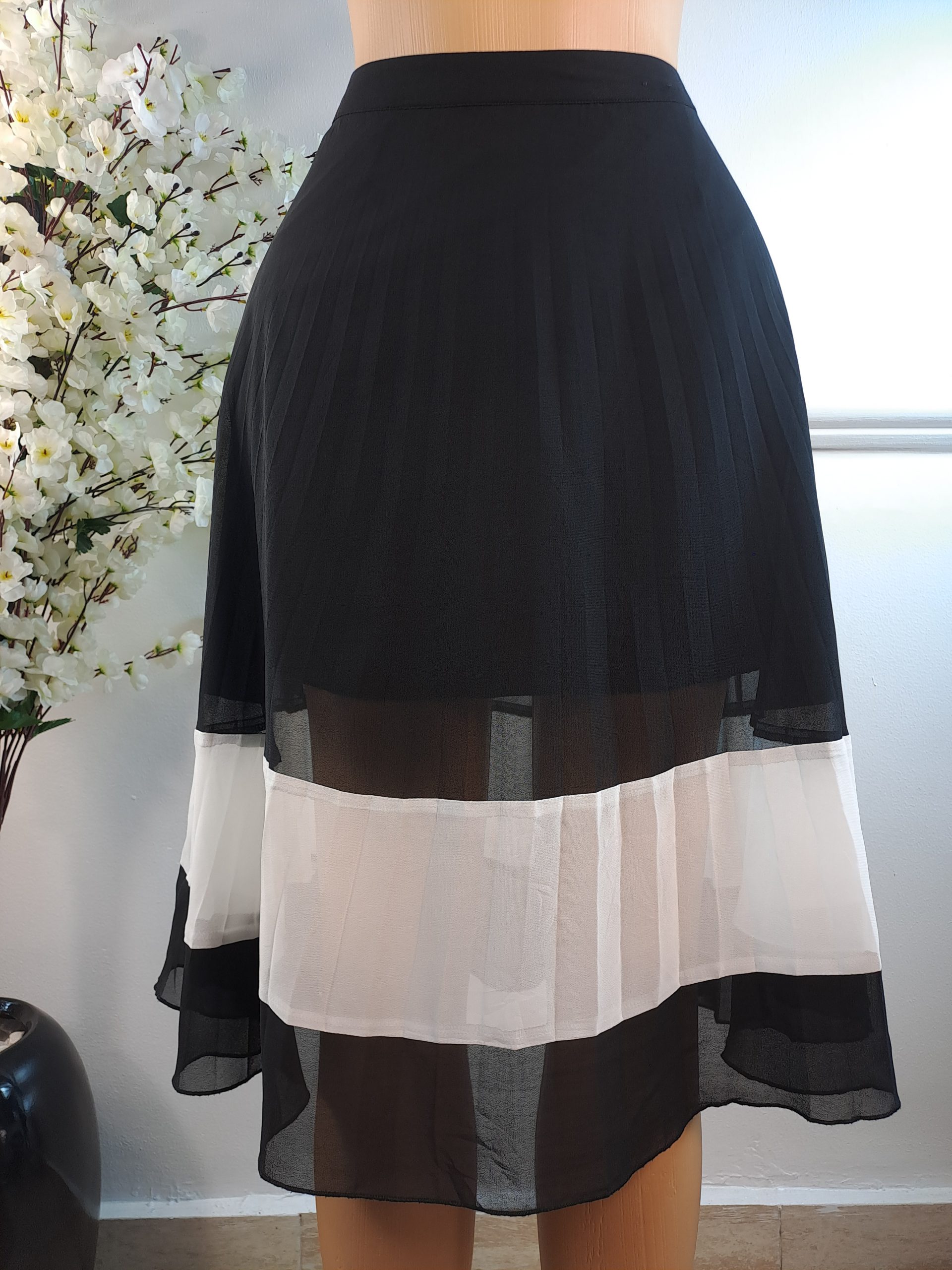 ATMOSPHERE UK 8, L-27 INCHES