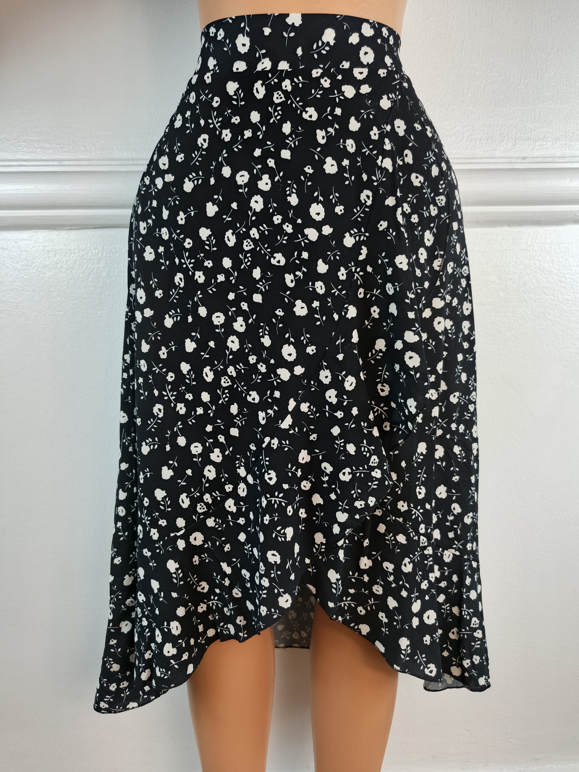 BOOHOO UK 8, L-30 INCHES
