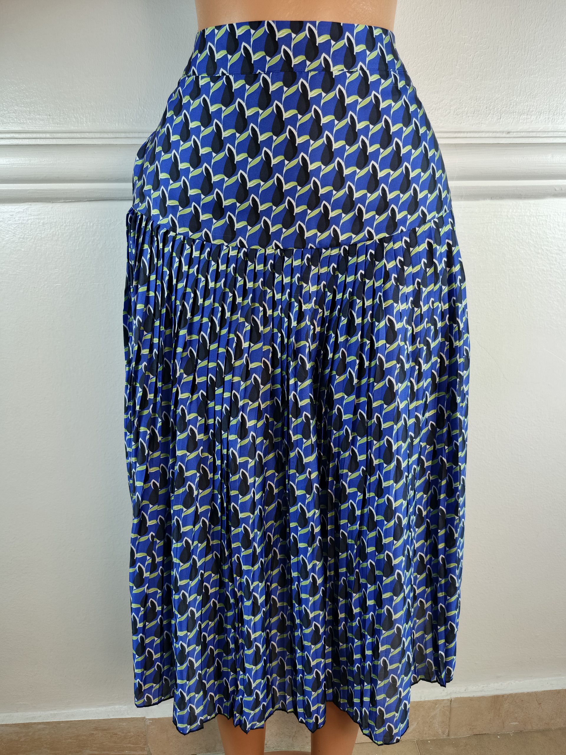 GALLERY UK 12, L-33 INCHES