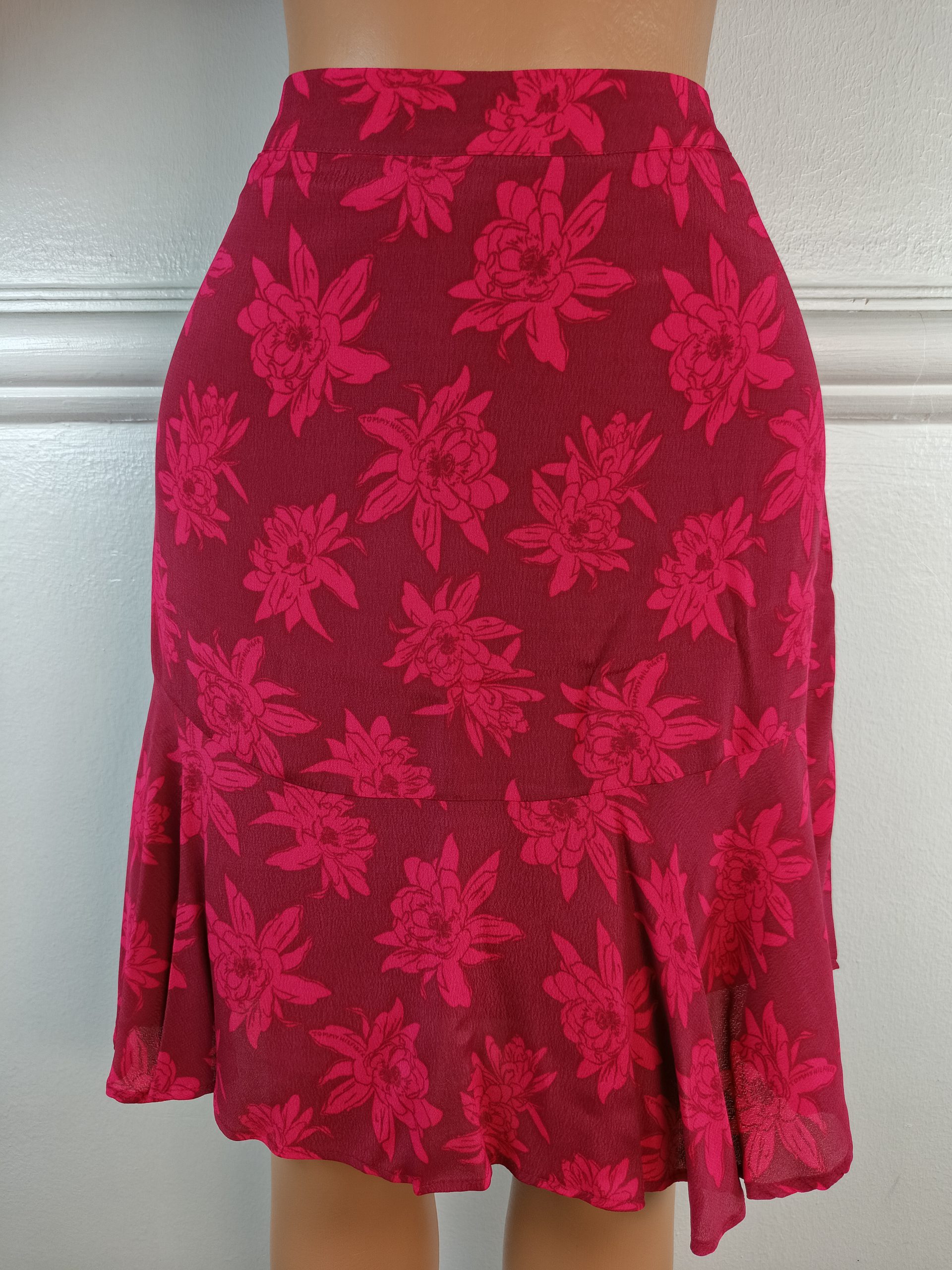 TOMMY HILFIGER UK 14, L-25 INCHES