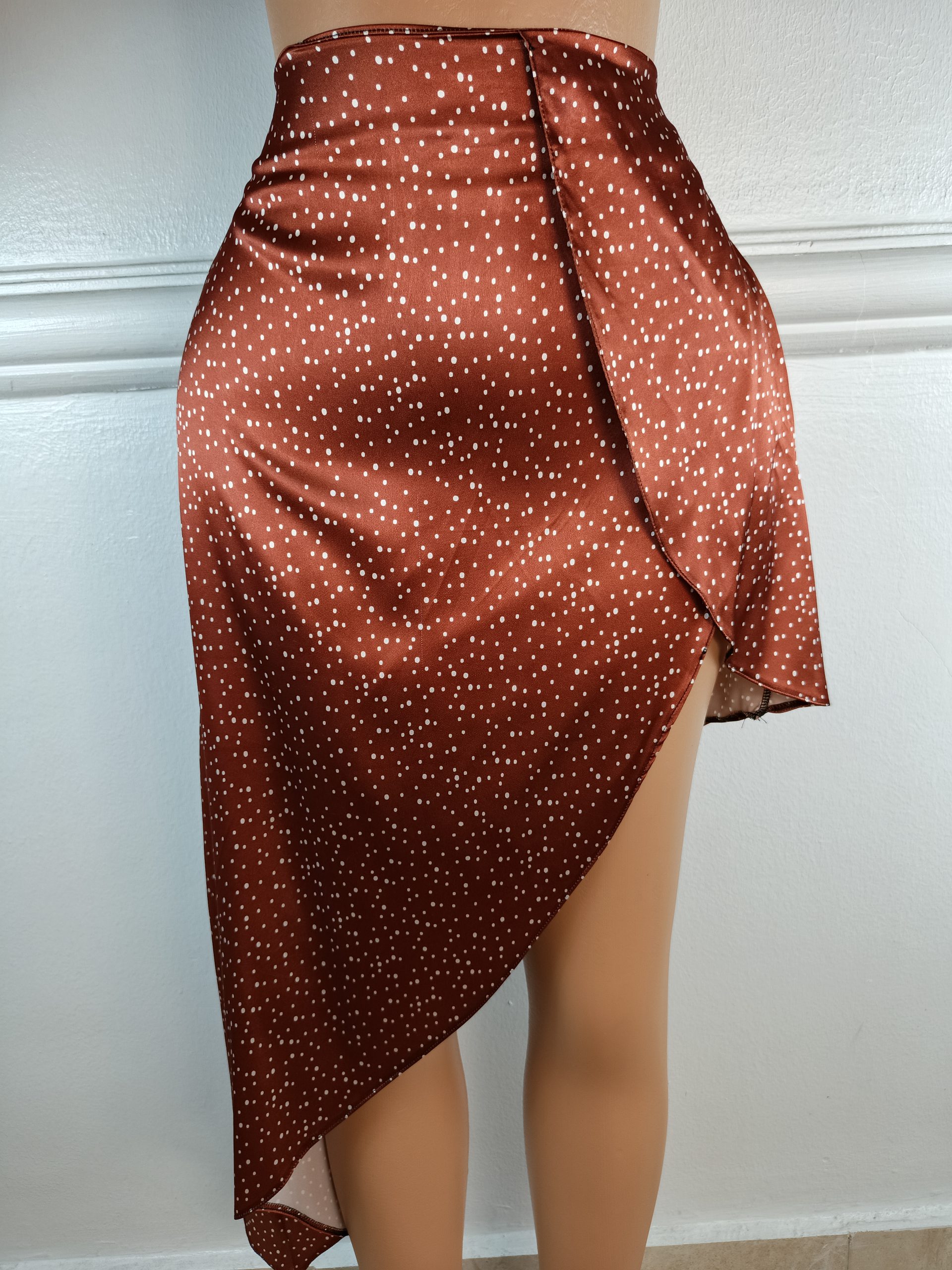 PRETTY LITTLE THING UK 8, L-27 INCHES