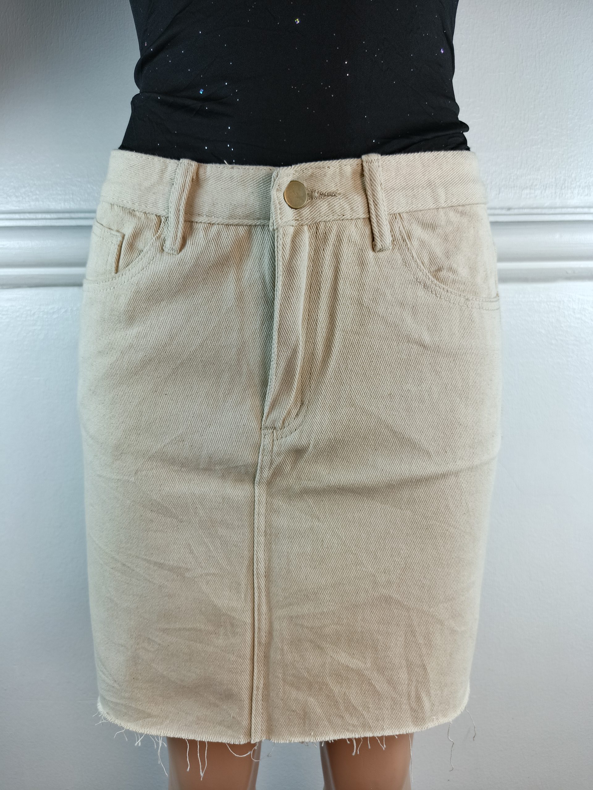 COMMA SHOP UK 10, L-17 INCHES