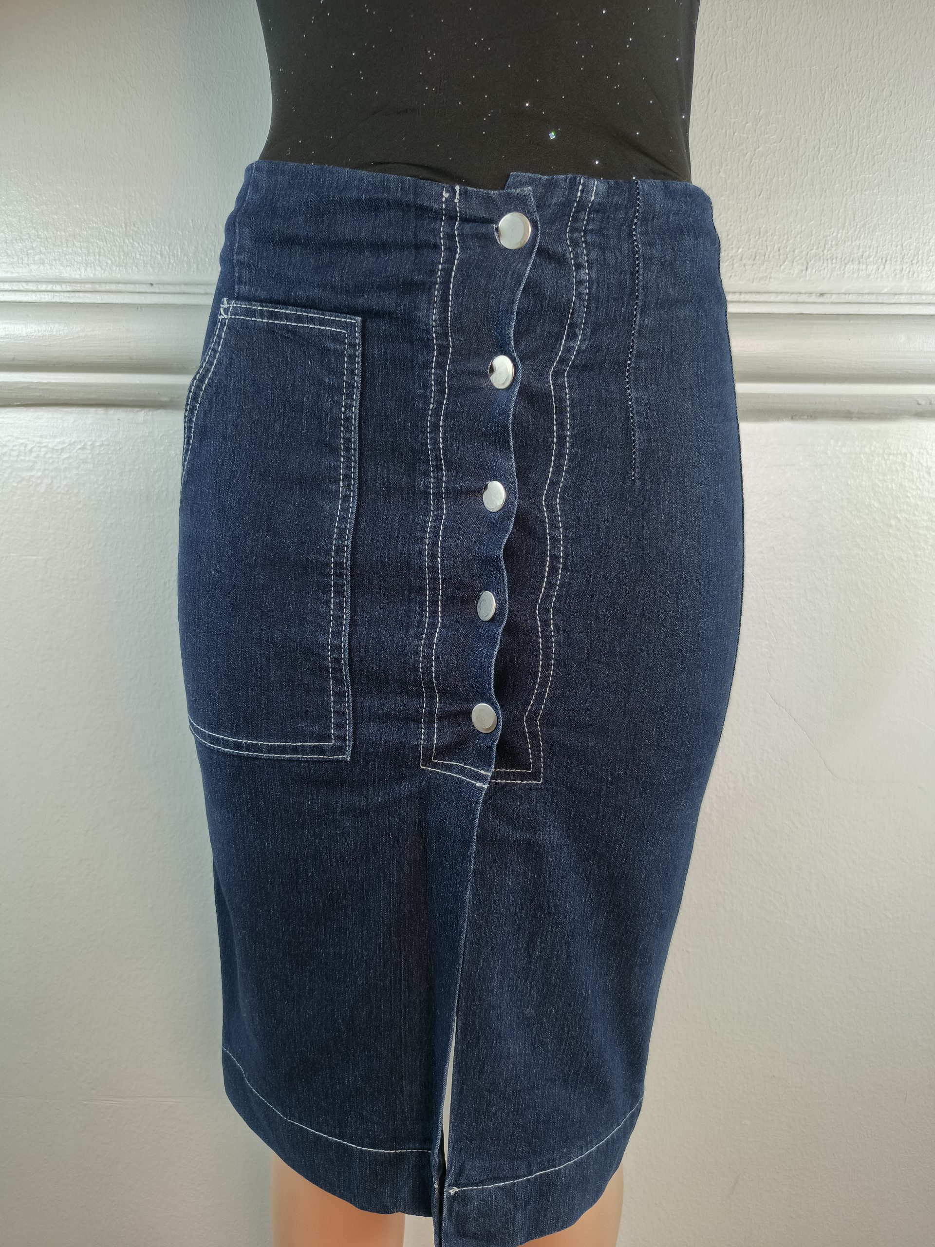 SKIRT UK 6, L-24 INCHES