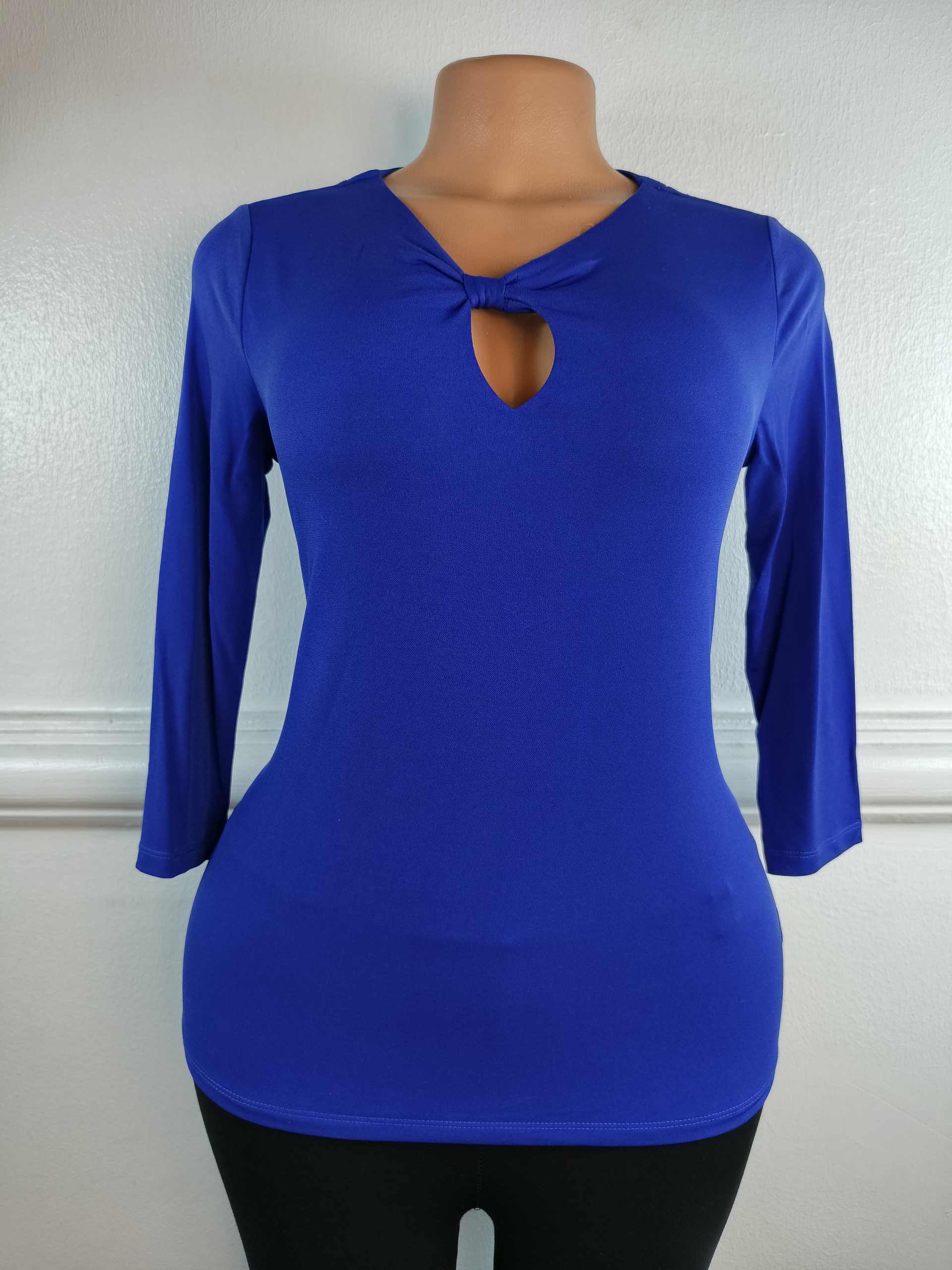 TAHARI UK 6