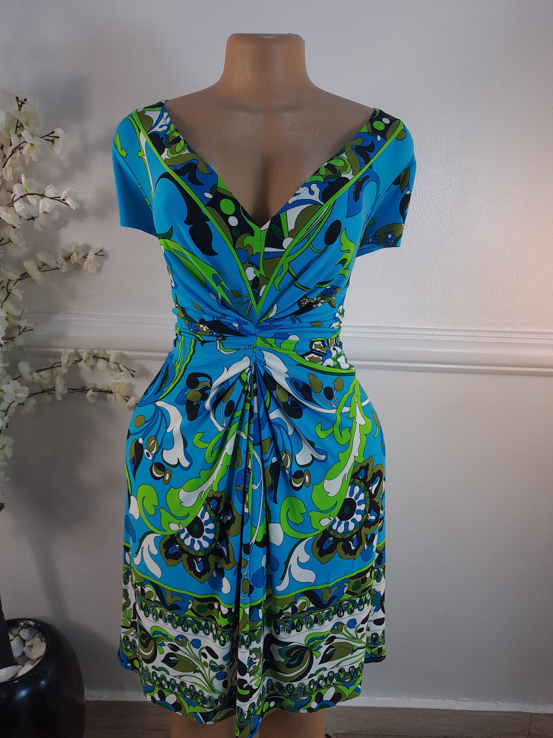 WALLIS UK 12