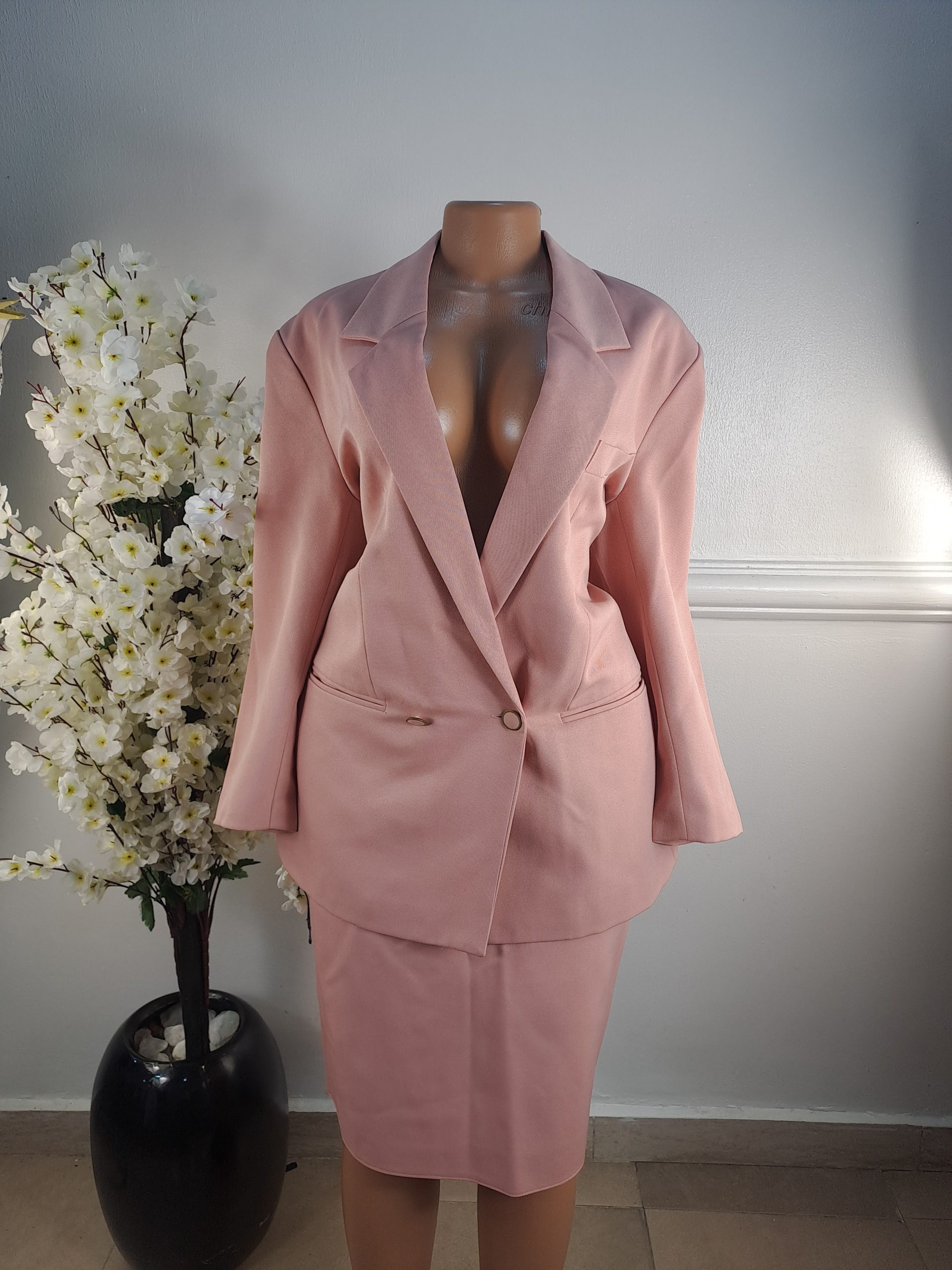 NICOL EXCLUSIVE UK SIZE 14 { TWO PIECE} PANT LENGTH-24 INCHES