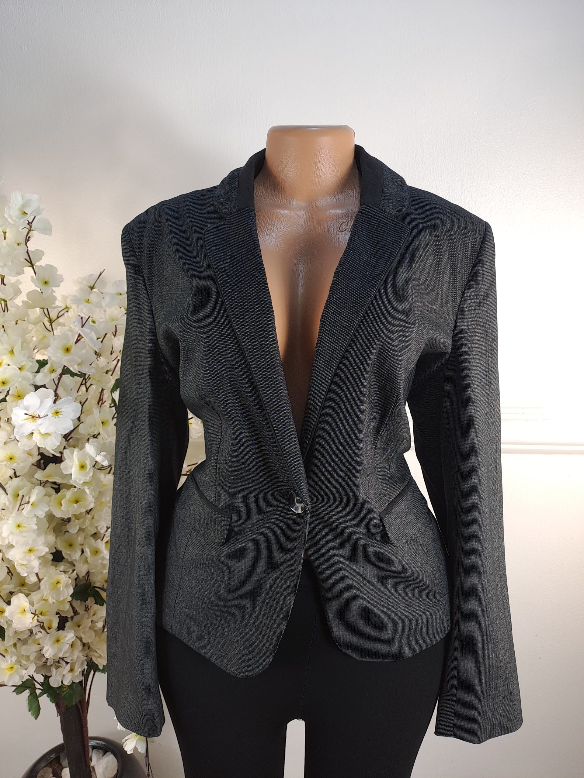 DUNNES UK SIZE 14 [LENGHT 23 INCHES]