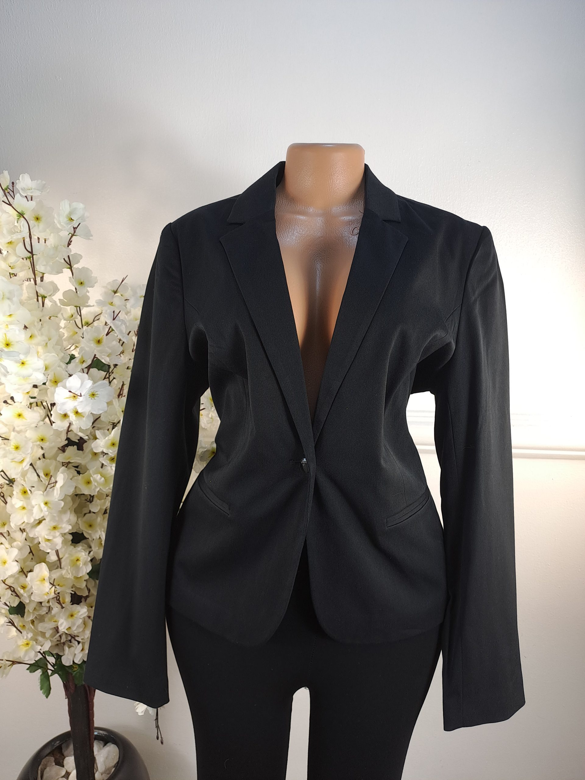 BLAZERS UK SIZE 14 [LENGHT 25 INCHES]