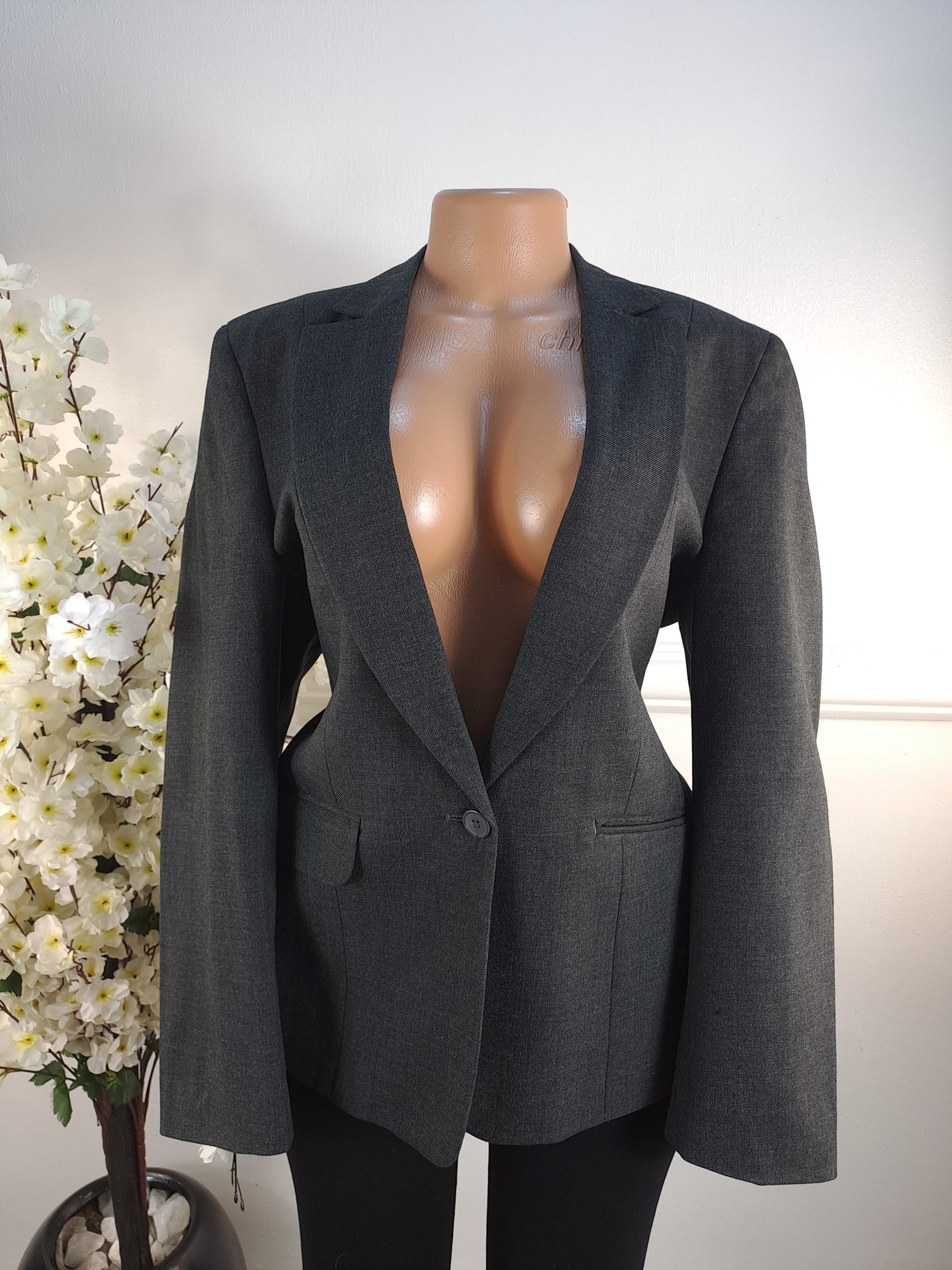 SCHOOL BLAZER UK SIZE 14 [LENGHT 26 INCHES]