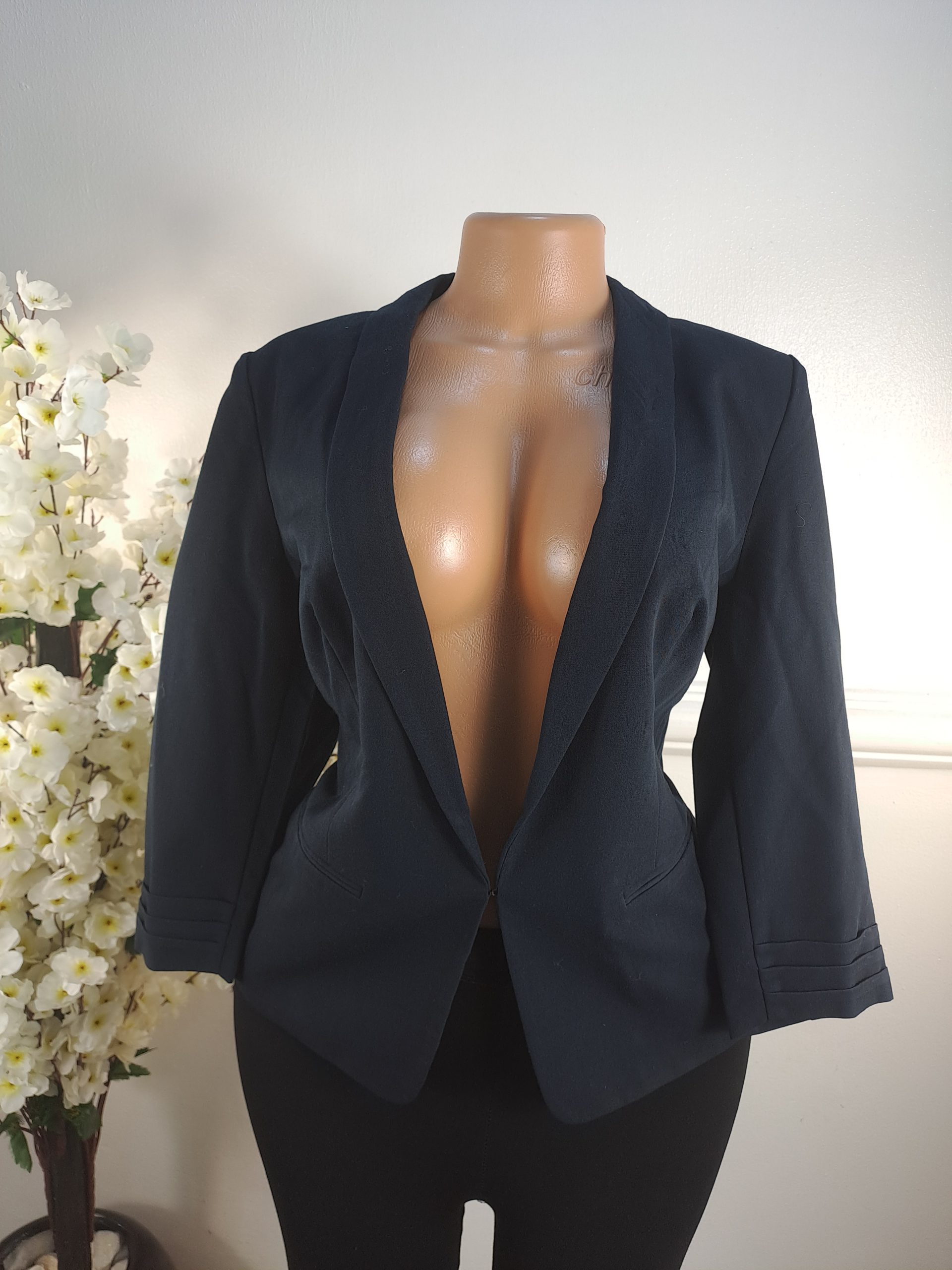 M&S WOMAN UK SIZE 14 [LENGHT 24 INCHES]