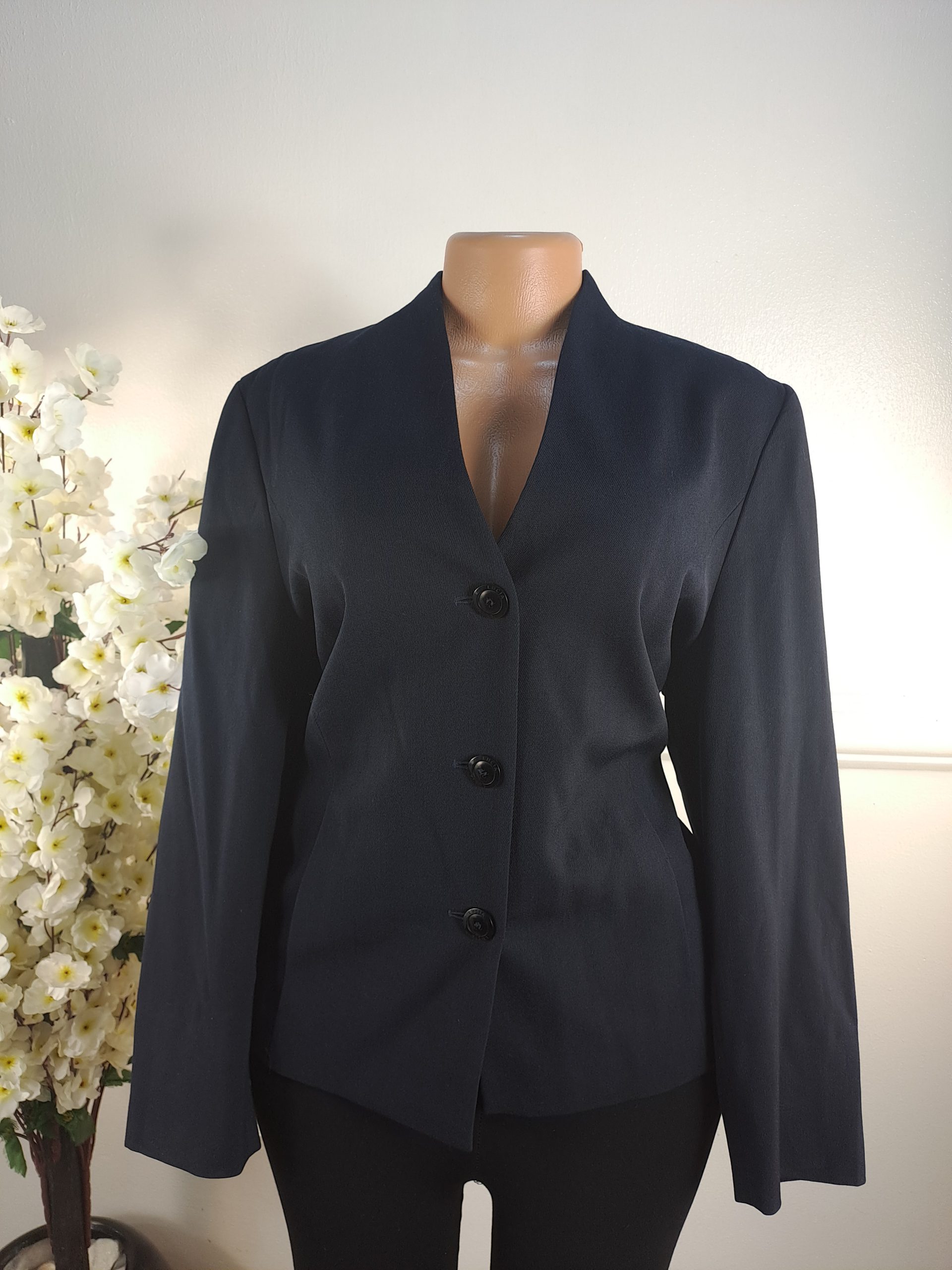 LUCIA UK SIZE 14 [LENGHT 26 INCHES]