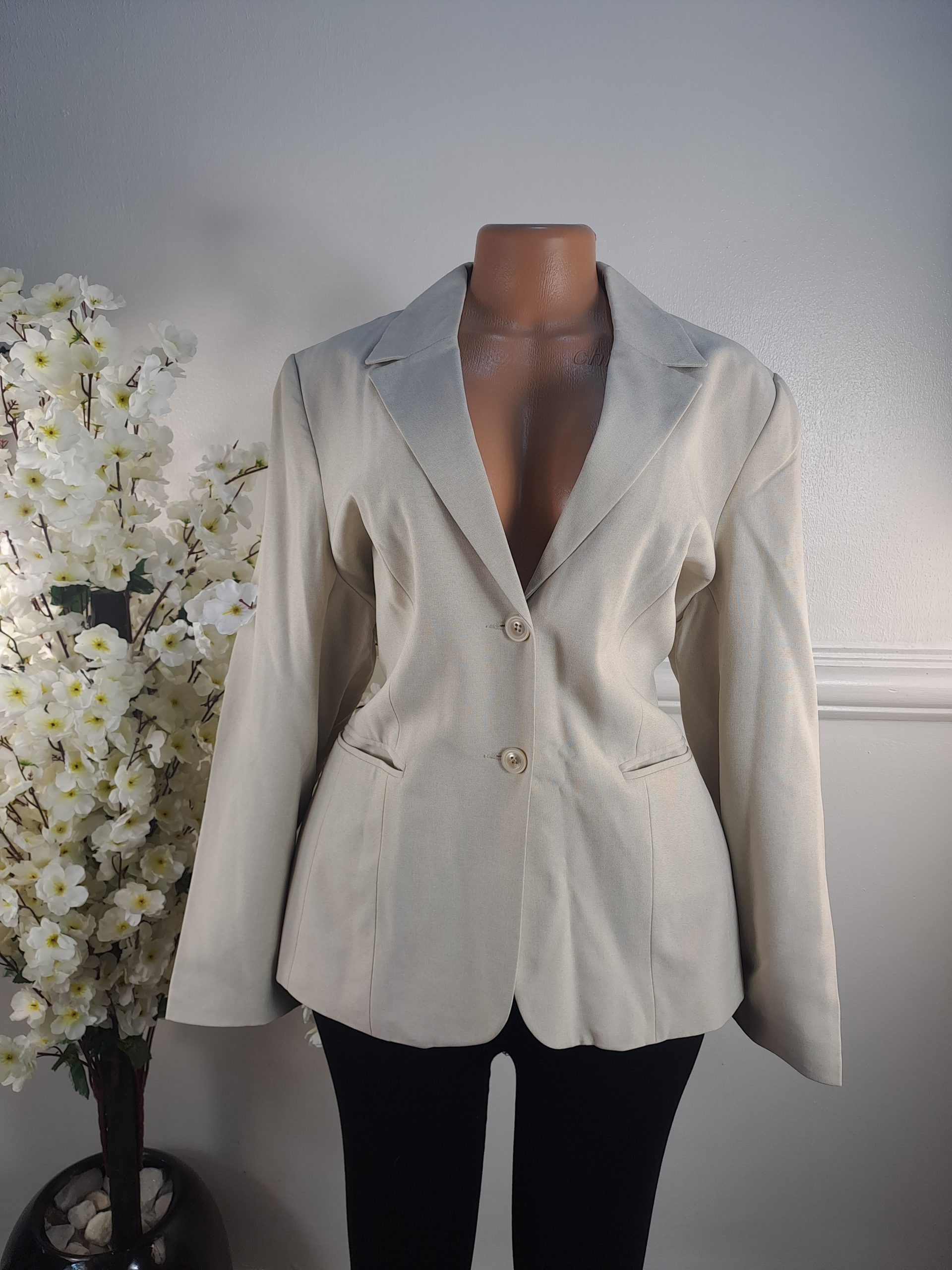 BLAZERS UK SIZE 14 [LENGHT 24 INCHES]