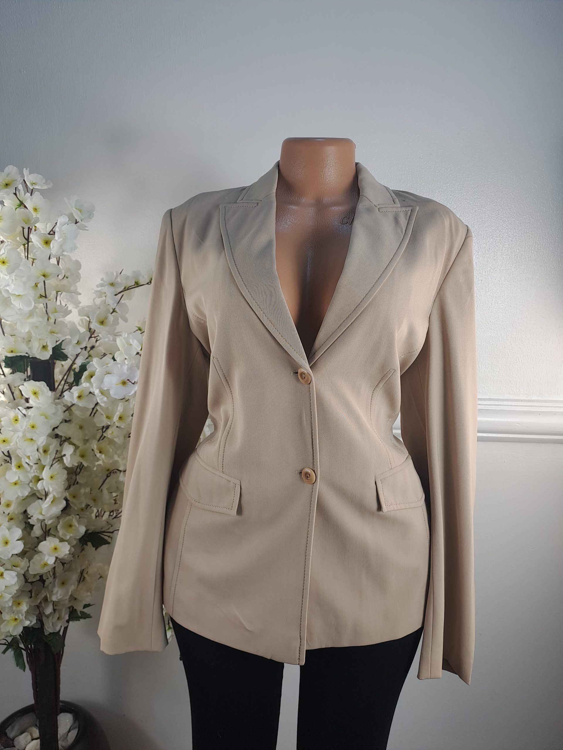 BLAZERS UK SIZE 14 [LENGHT 26 INCHES]