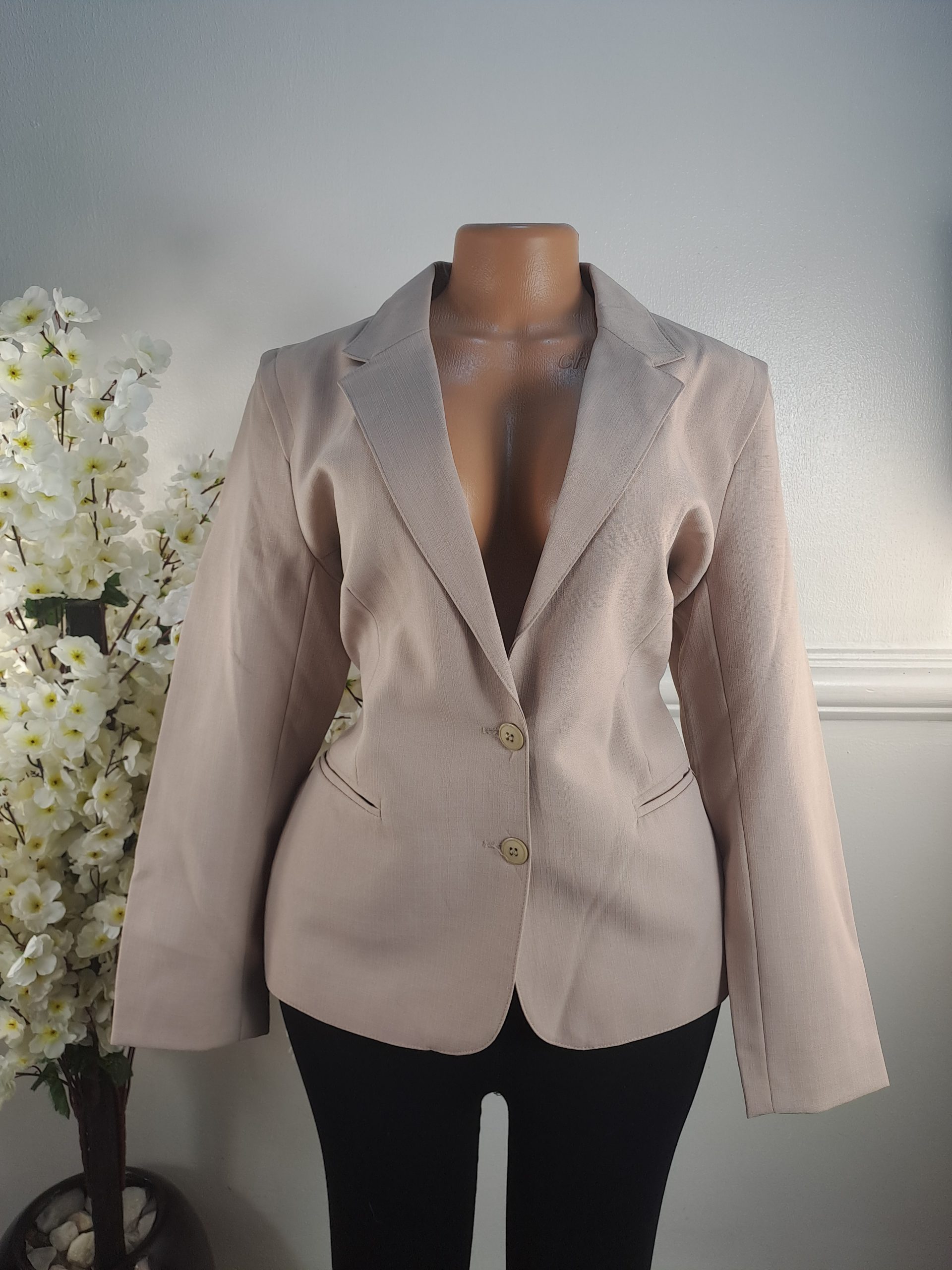 BLAZERS UK SIZE 14 [LENGHT 26 INCHES]