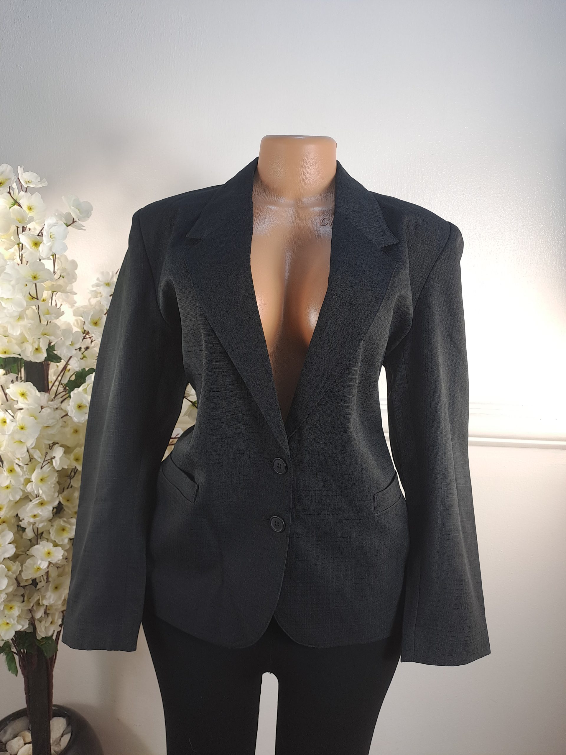 BLAZERS  UK SIZE 14 [LENGHT 26 INCHES]