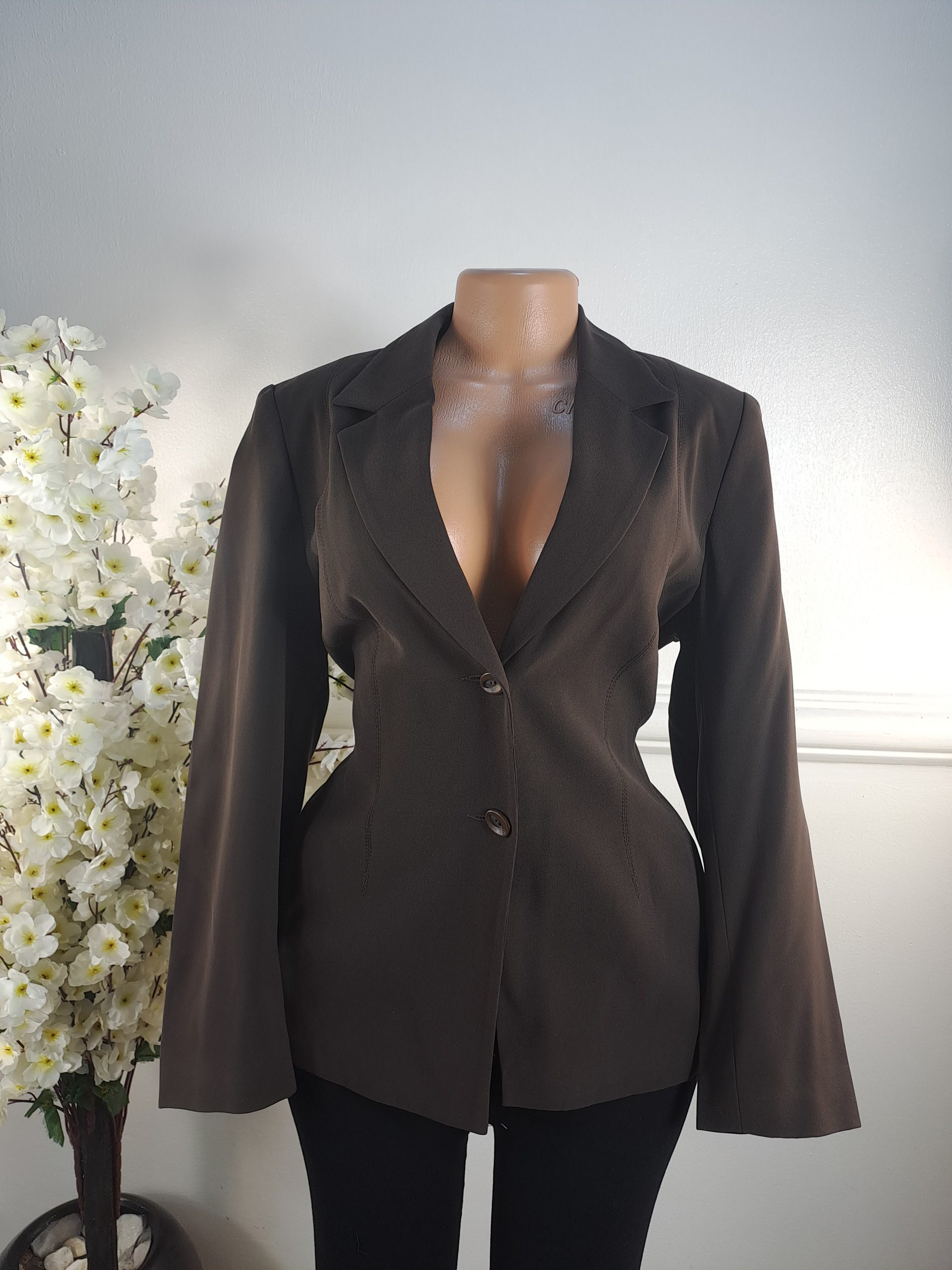 J TAYLOR UK SIZE 14 [LENGHT 27 INCHES]