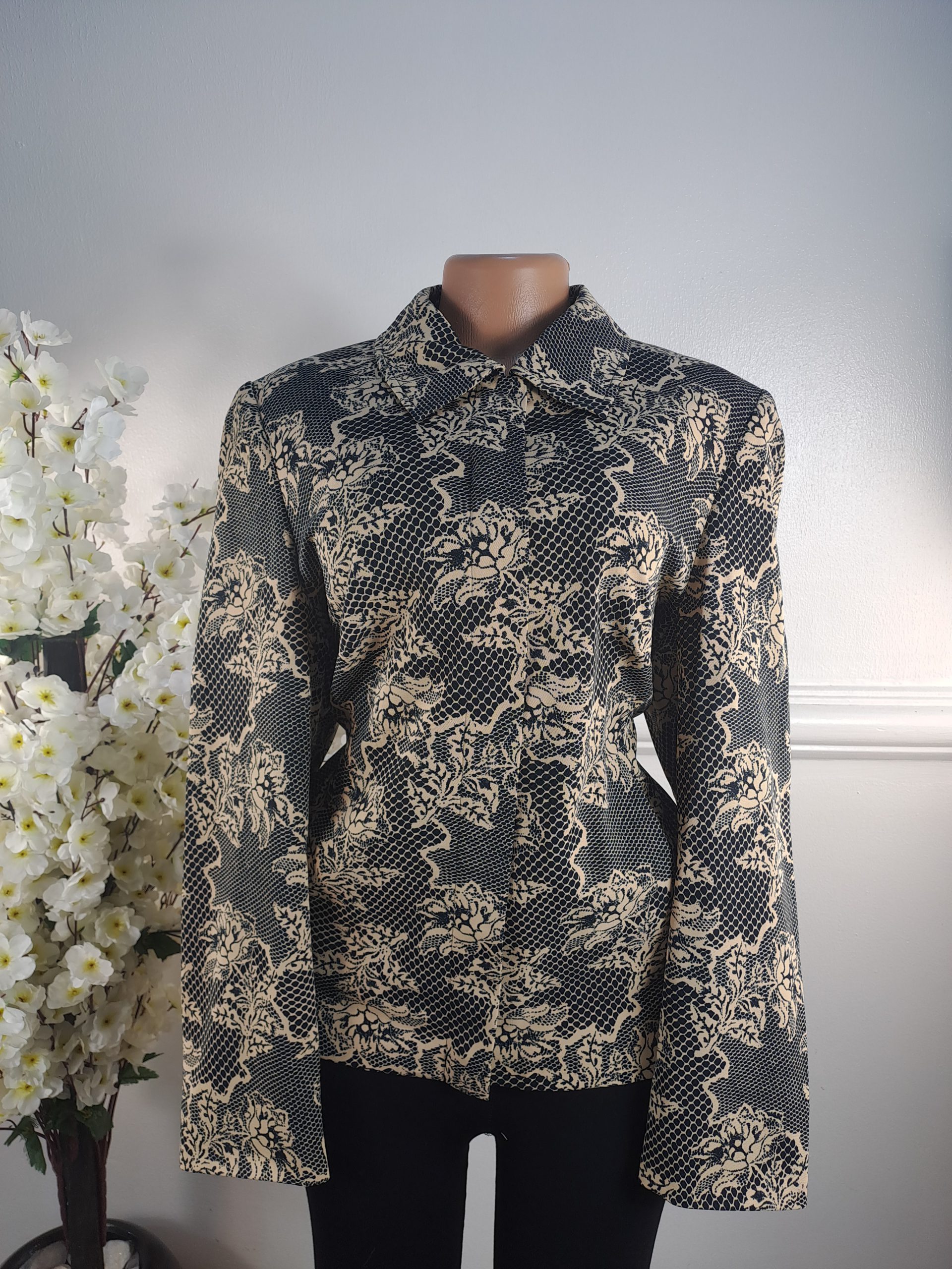 BETTY BARDAY UK SIZE 14 [LENGHT 27 INCHES]
