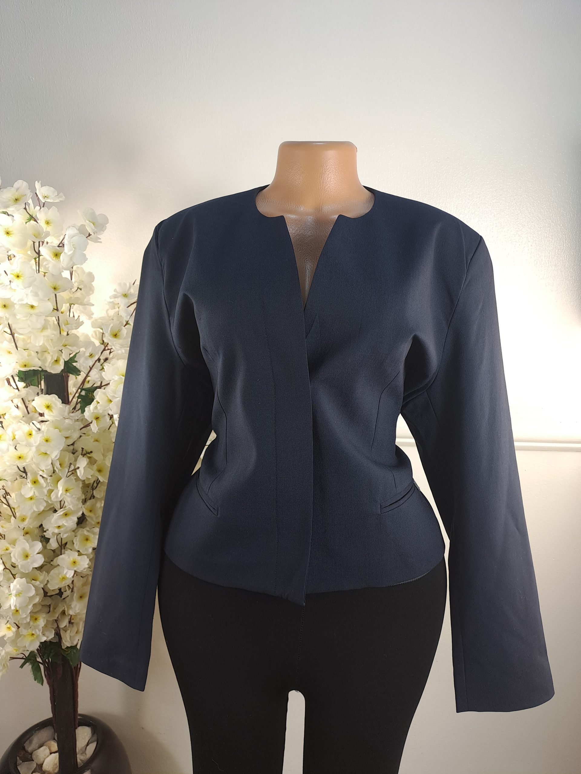 BLAZERS UK SIZE 14 [LENGHT 23 INCHES]