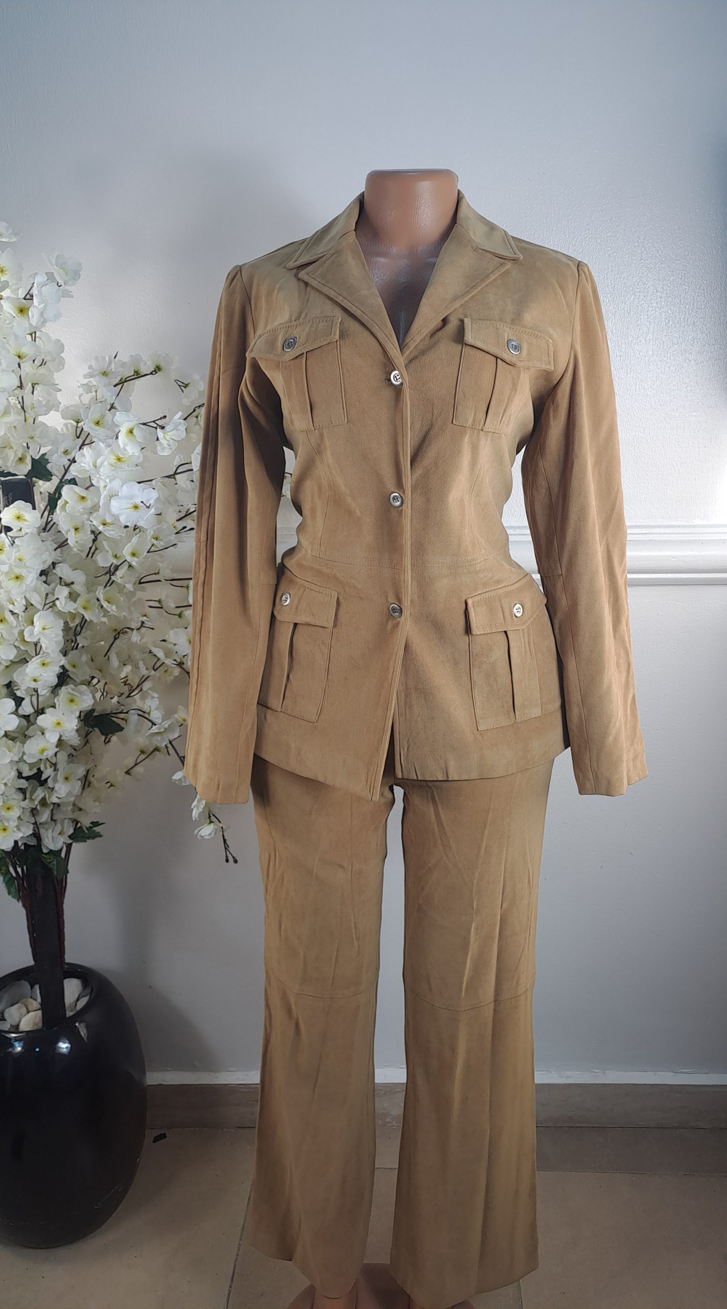 CREDENARDO UK SIZE 14 [LENGHT 38 INCHES TWO PIECES]