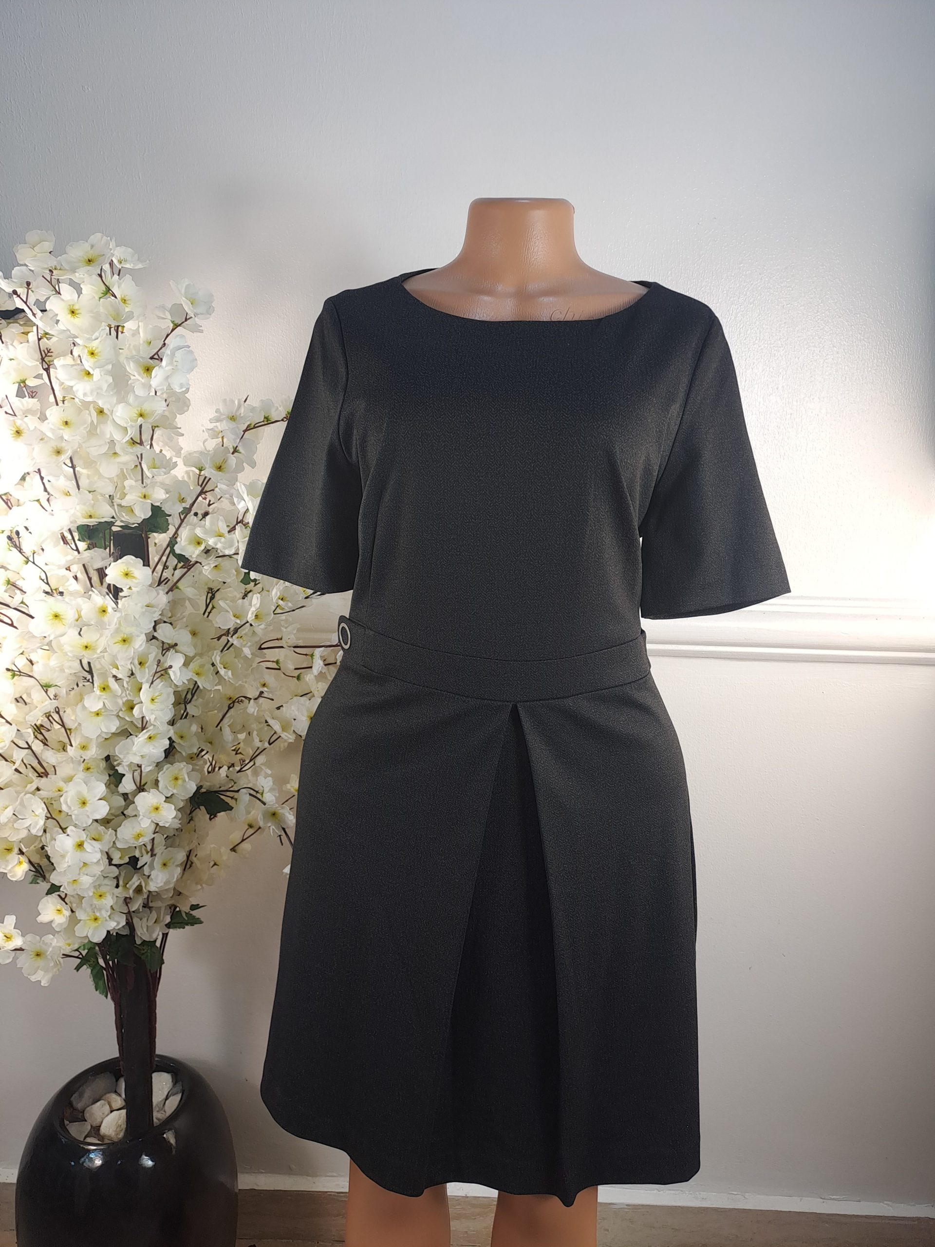 NEXT TAILORING UK SIZE 14 [LENGHT 38 INCHES]