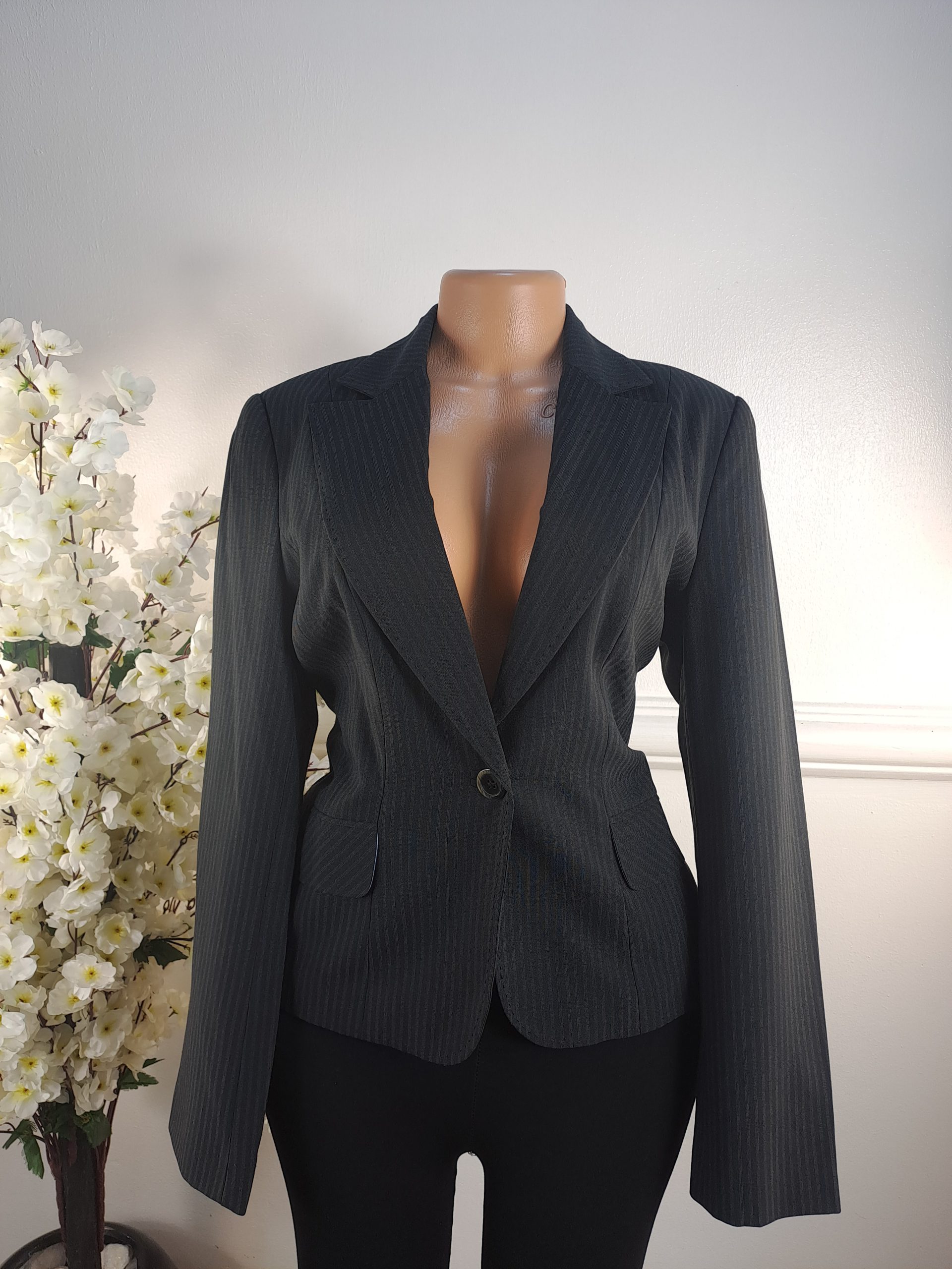 F&F UK SIZE 14 [LENGHT 23 INCHES]