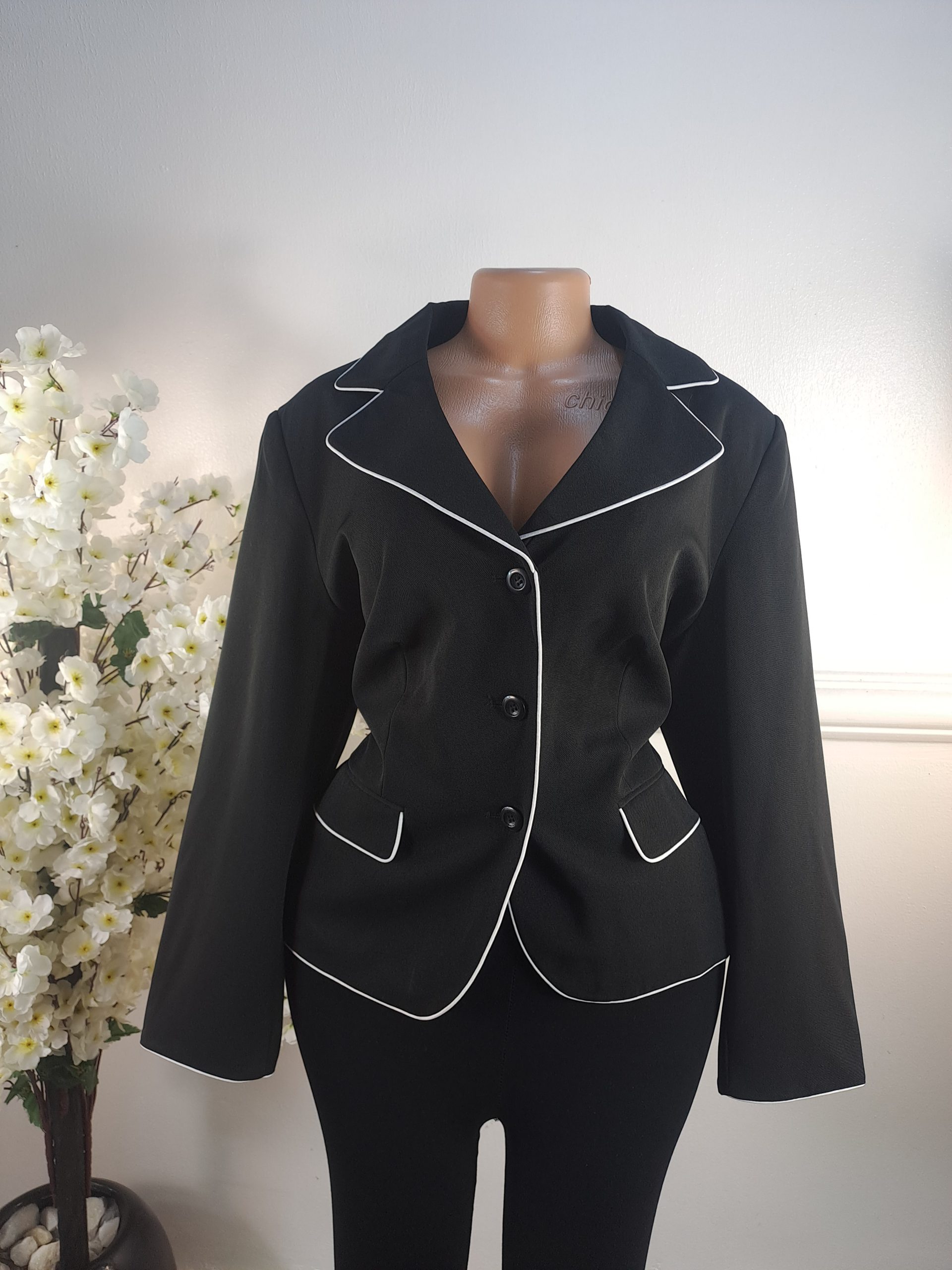 HELENA VERA UK SIZE 16 [LENGHT 23 INCHES]
