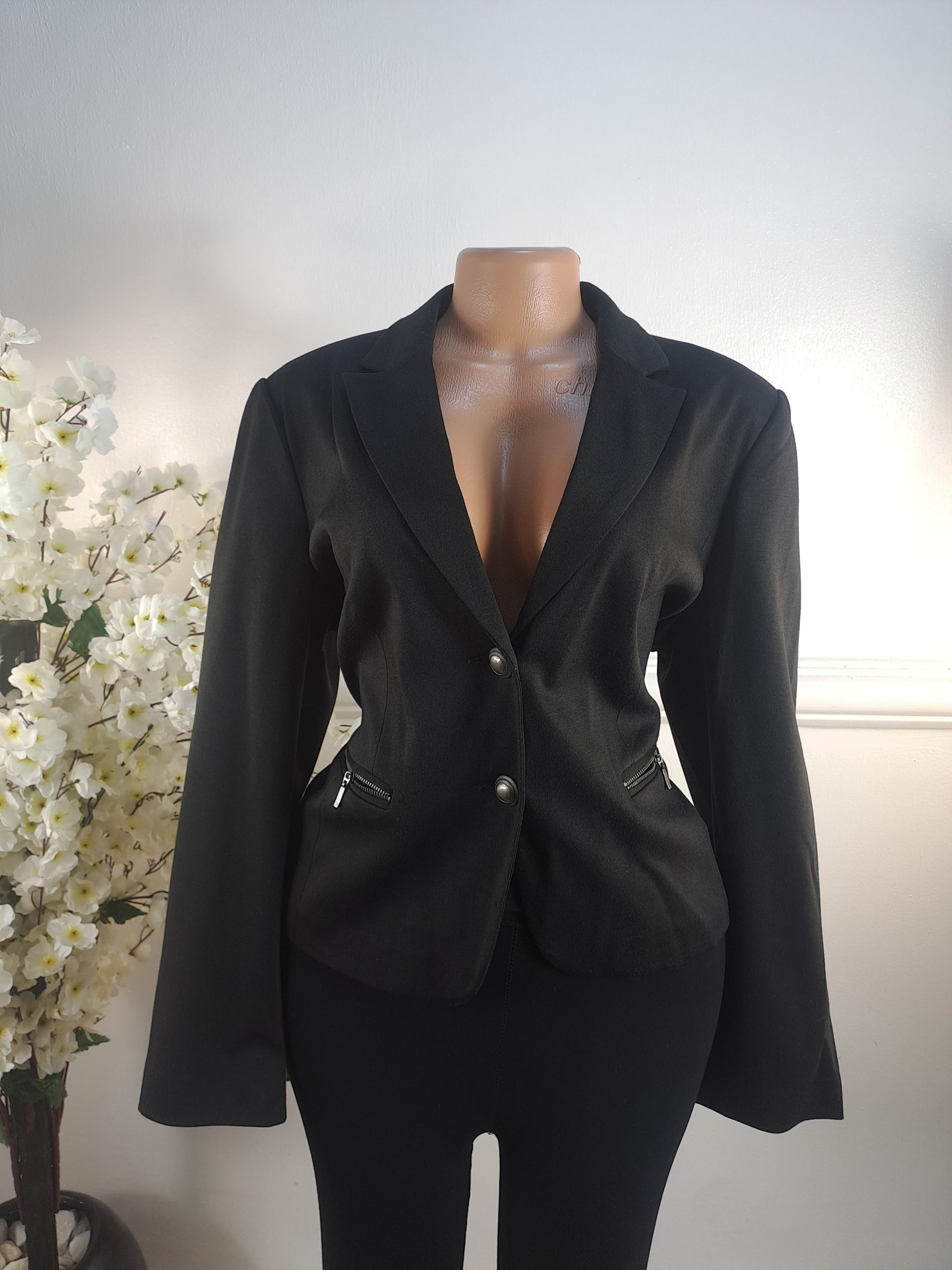 DAVID EMMANUEL UK SIZE 16 [LENGHT 23 INCHES]