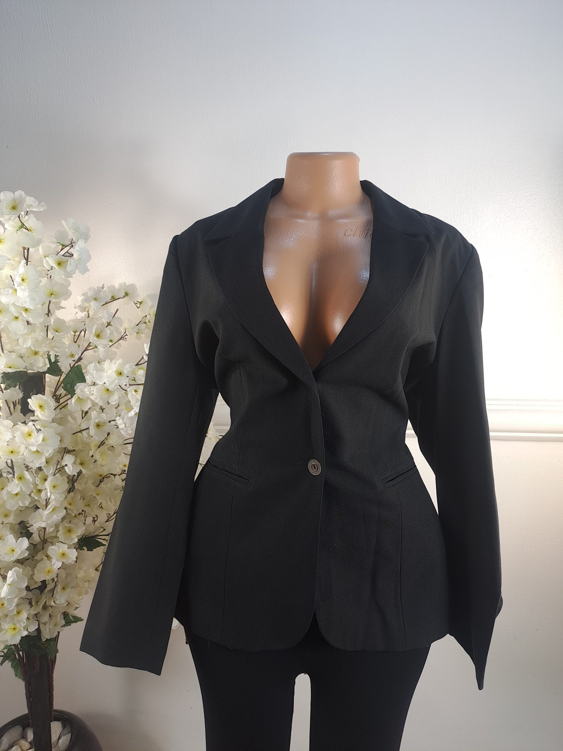 BLAZERS UK SIZE 16 [LENGHT 26 INCHES]