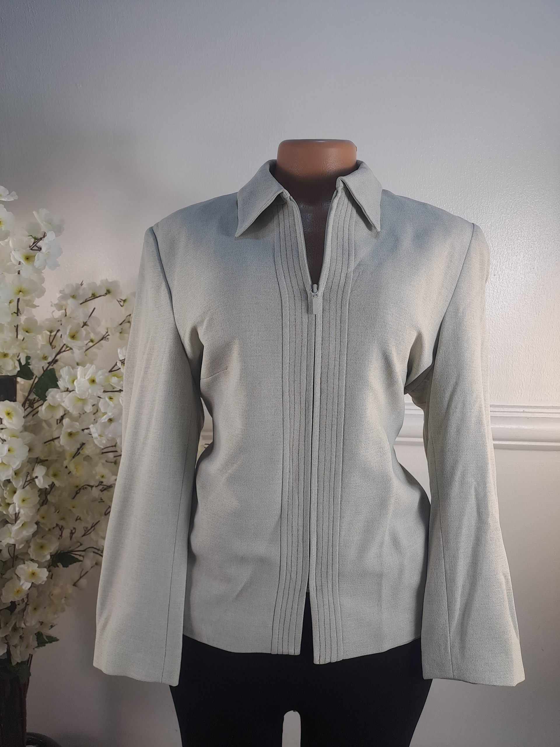 KLISS COLLECTION UK SIZE 16 [LENGHT 25 INCHES]