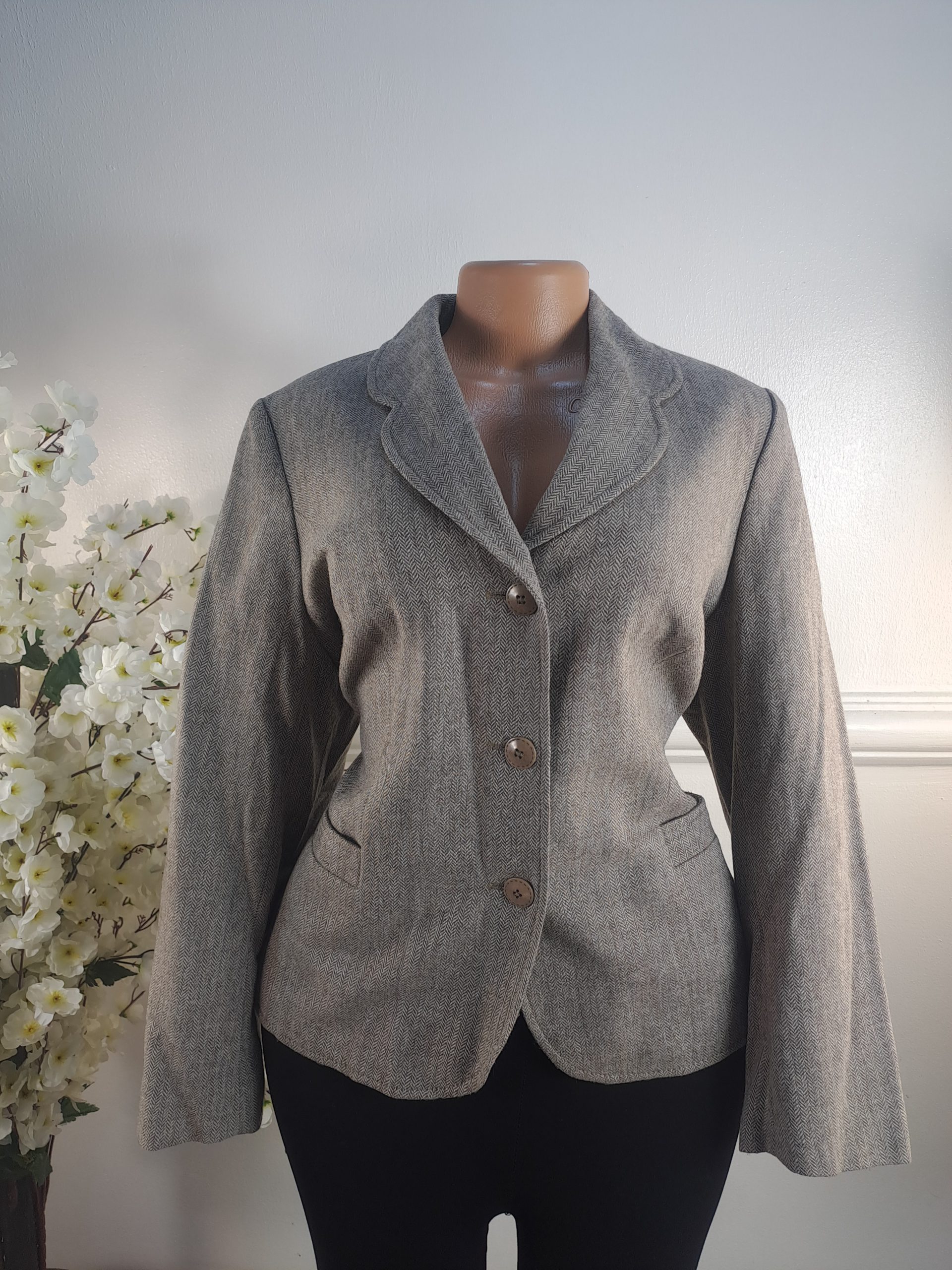 EASTEX UK SIZE 16 [LENGHT 26 INCHES]