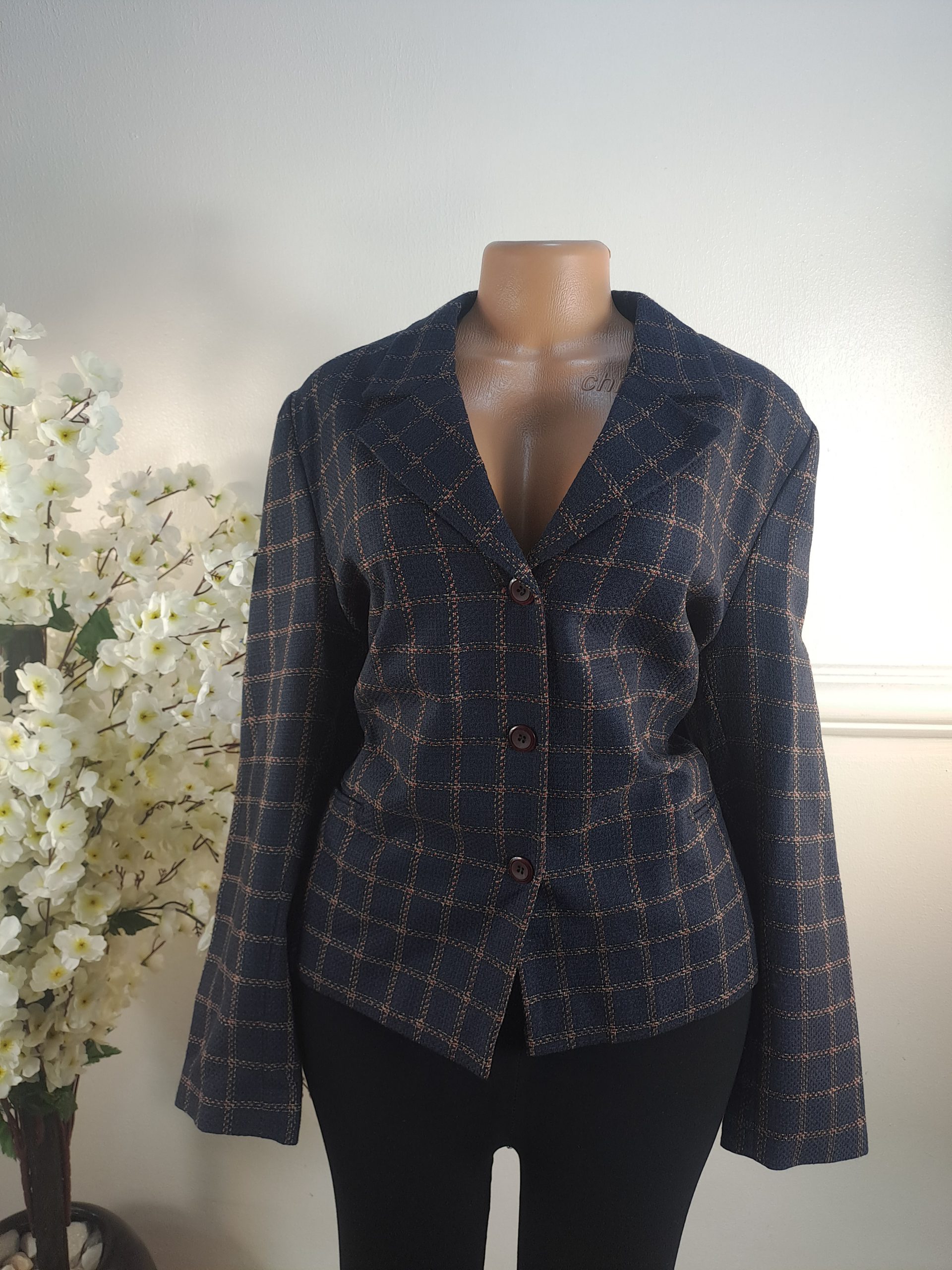 BLAZERS UK SIZE 16 [LENGHT 25 INCHES]