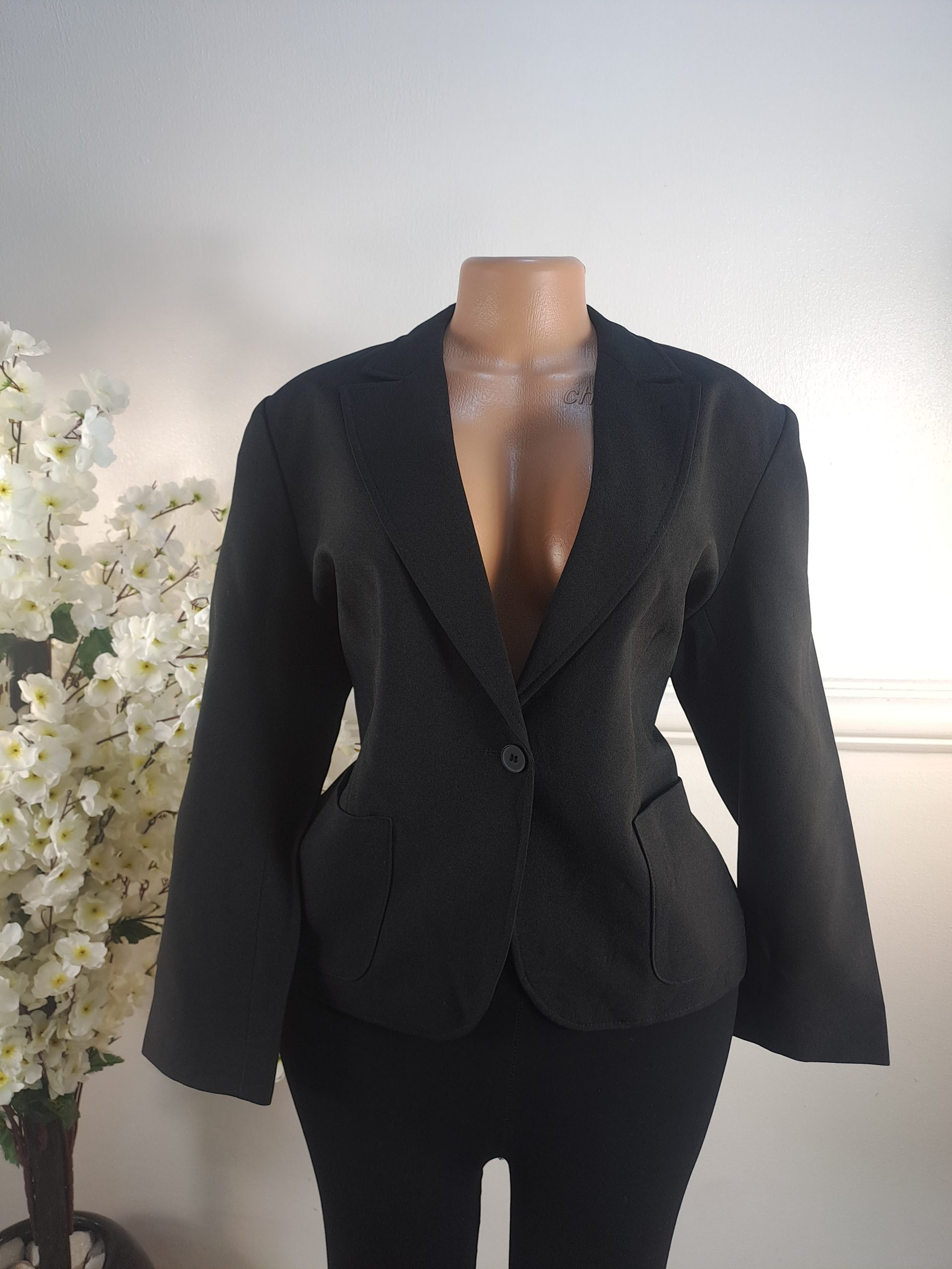 MARK & SPENCER UK SIZE 16 [LENGHT 24 INCHES]