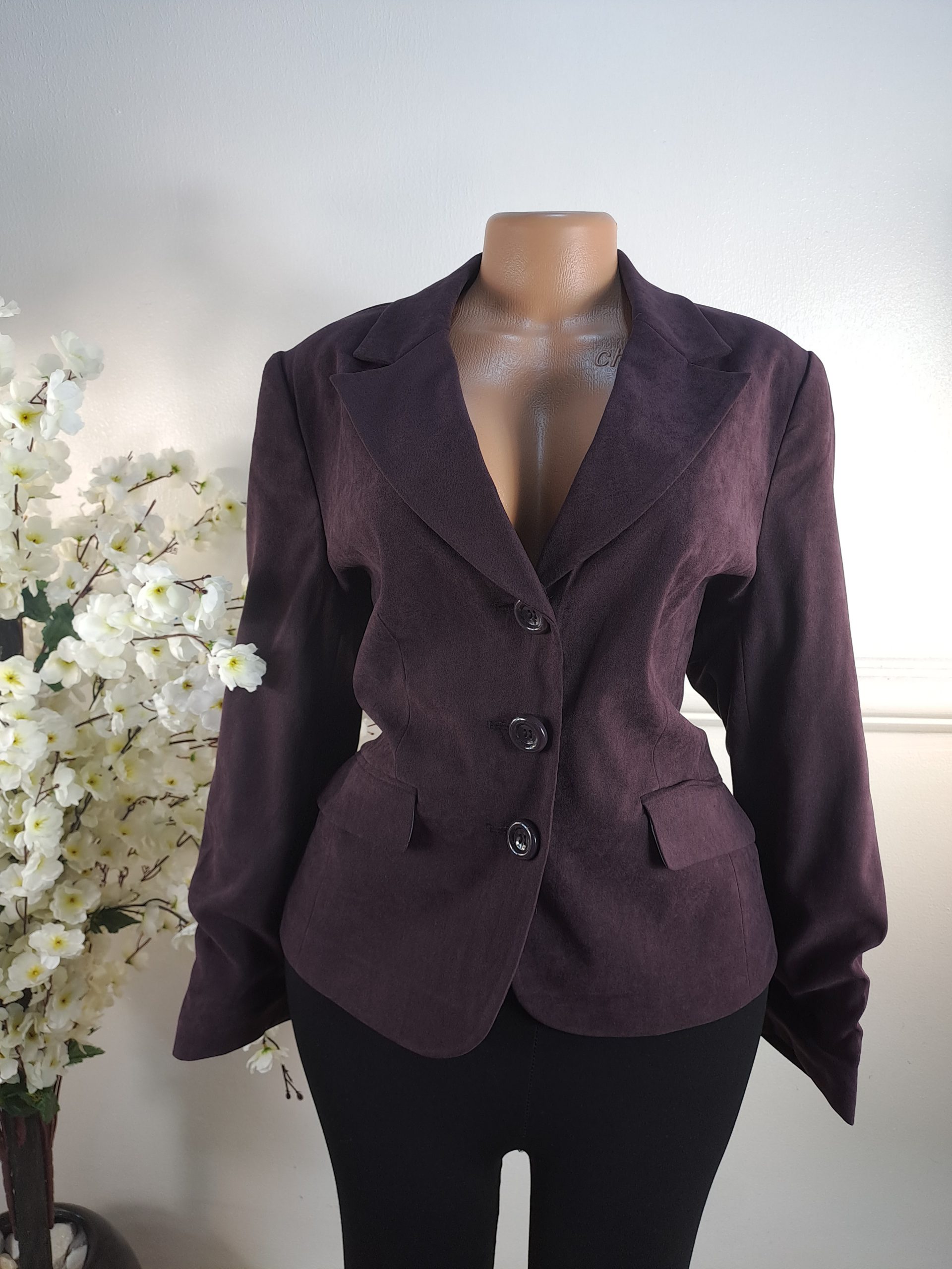 BLAZERS UK SIZE 16 [LENGHT 26 INCHES]