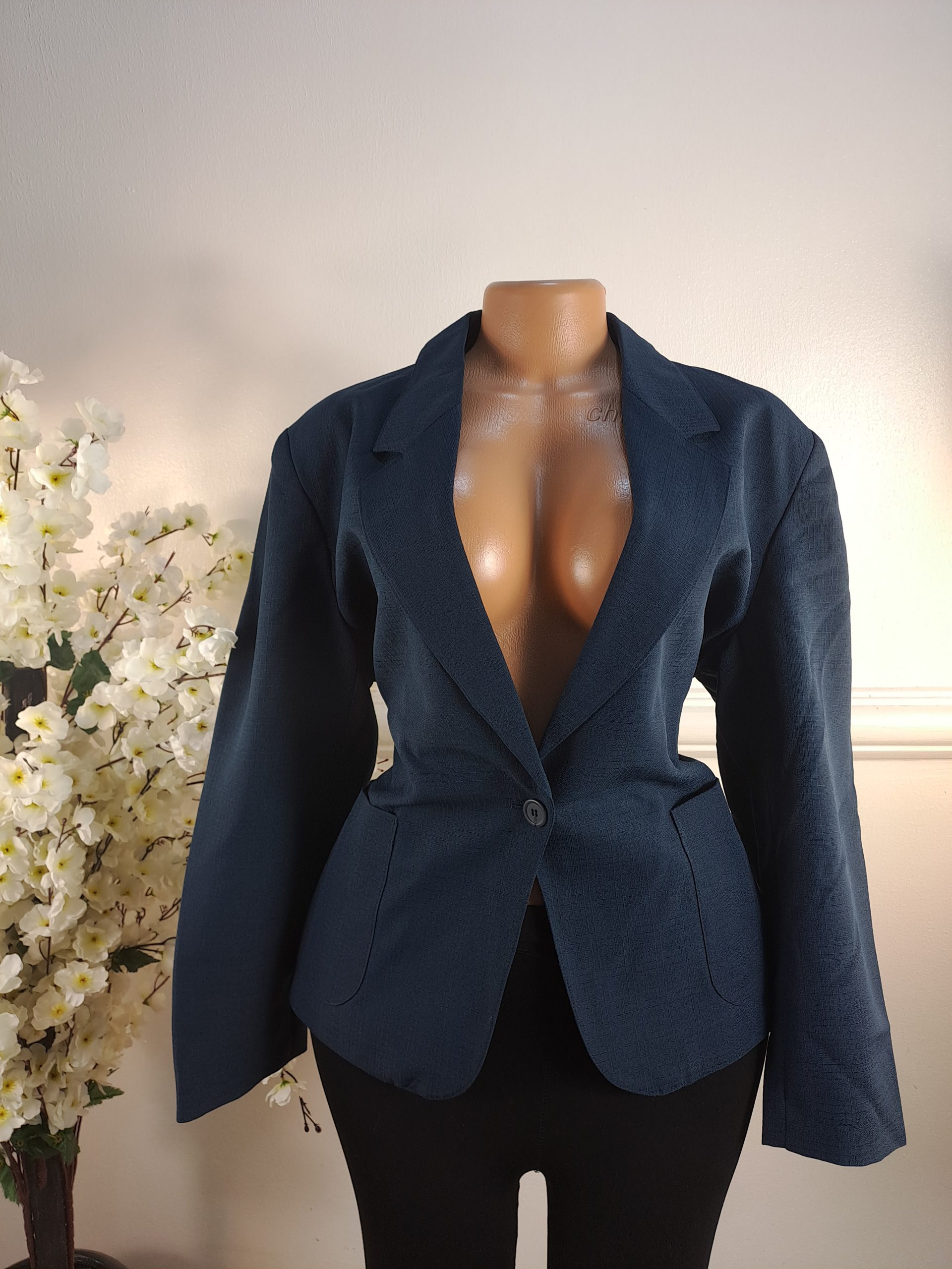 CLASSIC WOMAN UK SIZE 16 [LENGHT 26 INCHES]