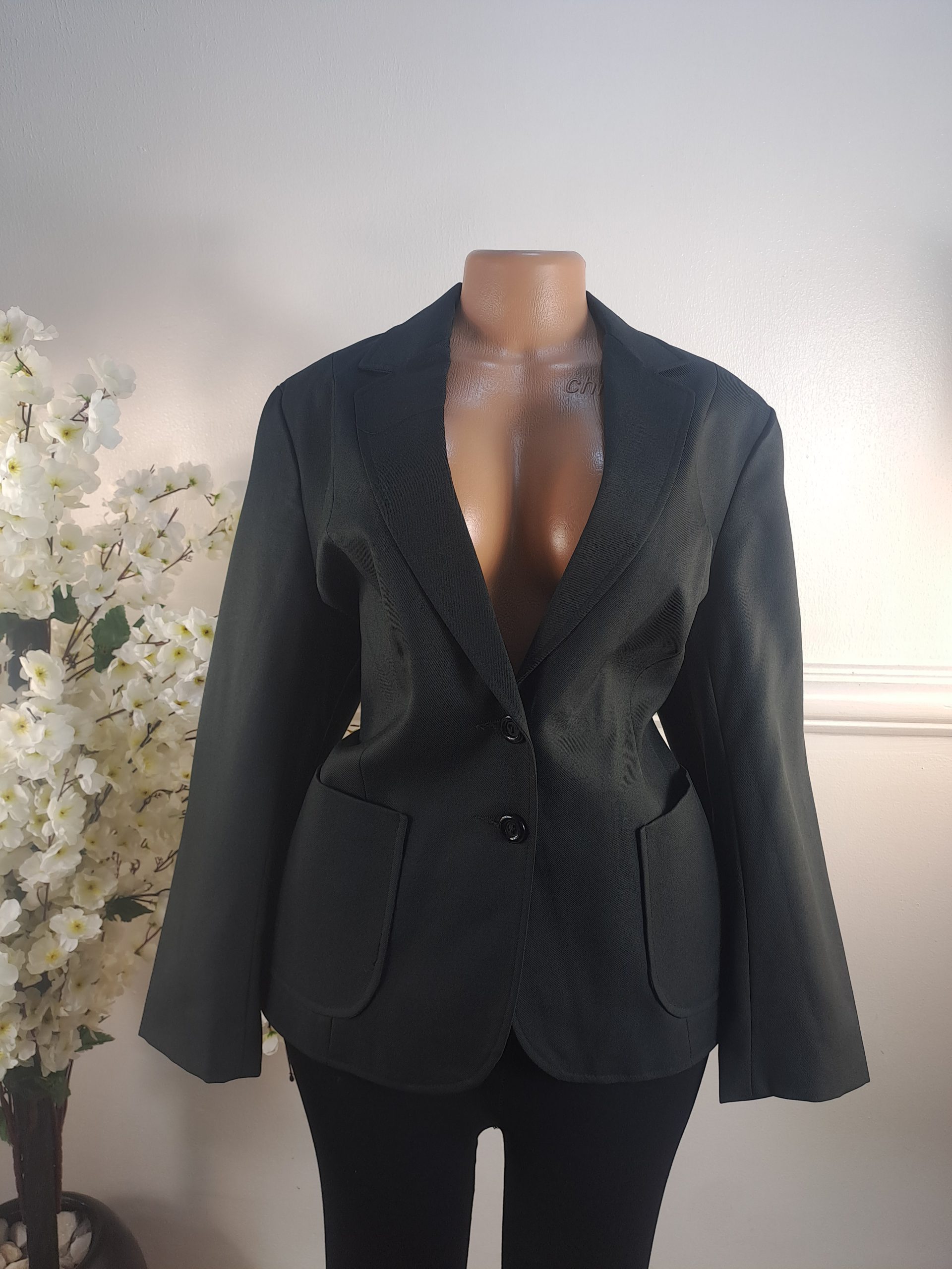 BLAZERS UK SIZE 16 [LENGHT 26 INCHES]