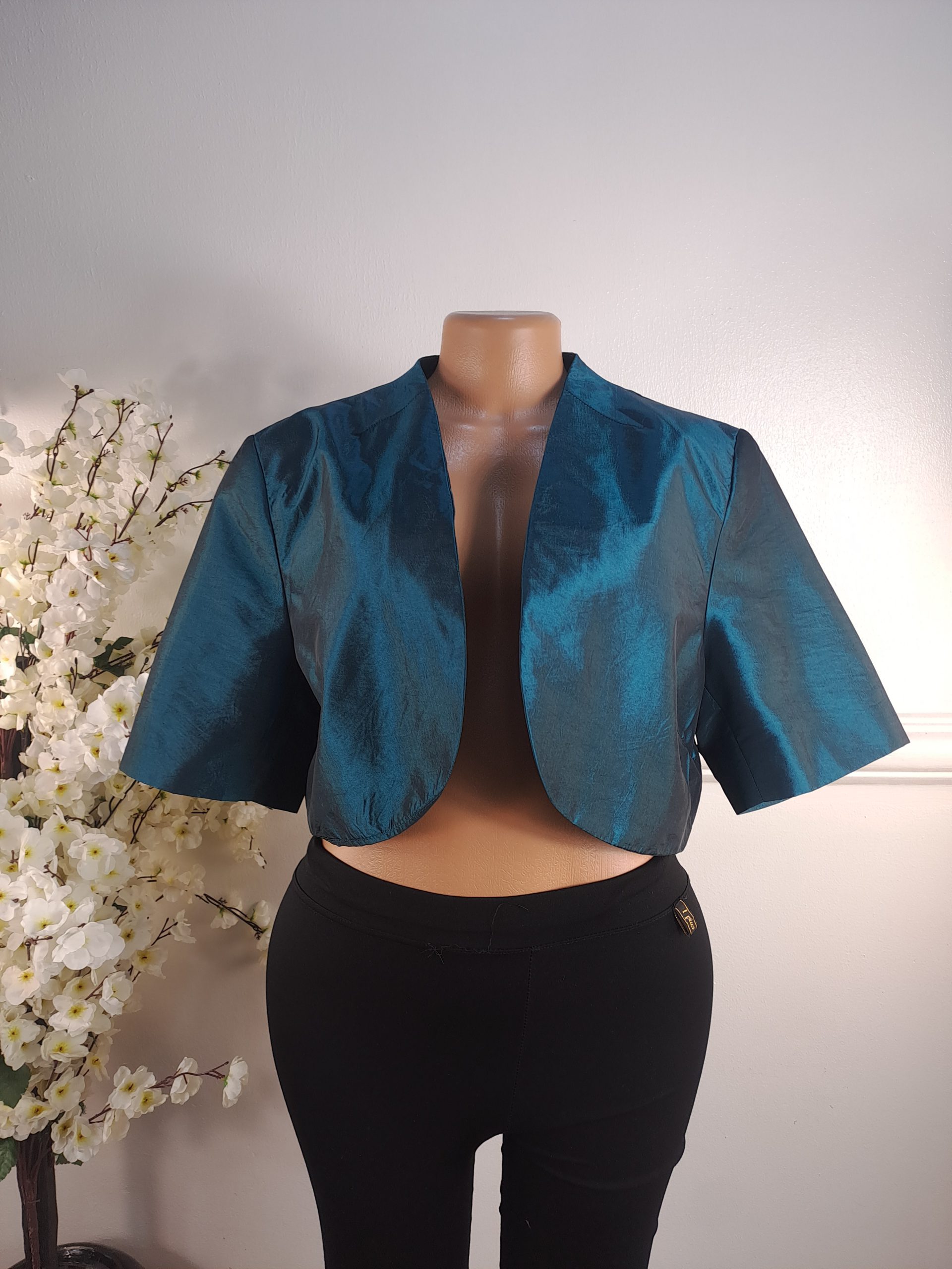 KLISS COLLECTION UK SIZE 18 [LENGHT 16 INCHES]