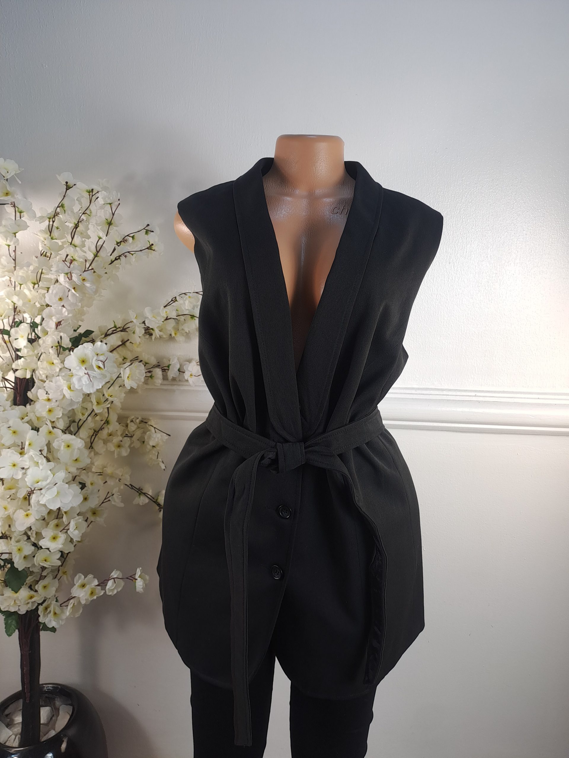 E COLLECTION UK SIZE 26 [LENGHT 32 INCHES]