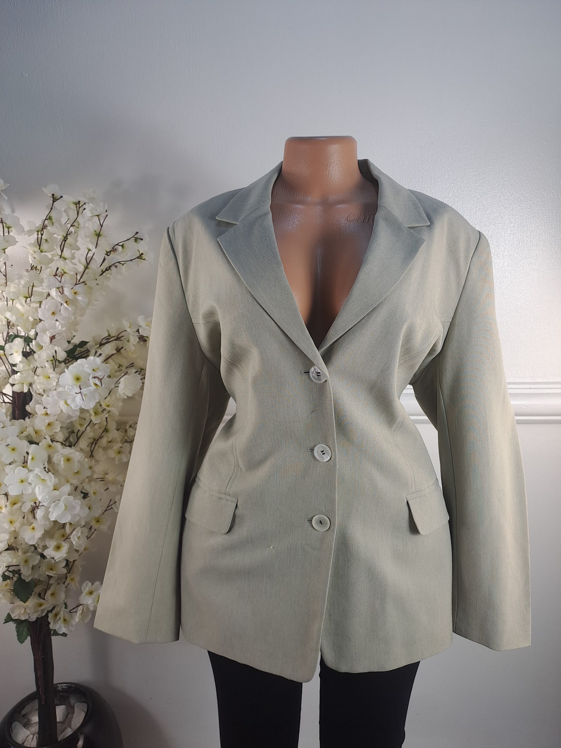 DEBENHAMS CLASSICS UK SIZE 18 [LENGHT 30 INCHES]