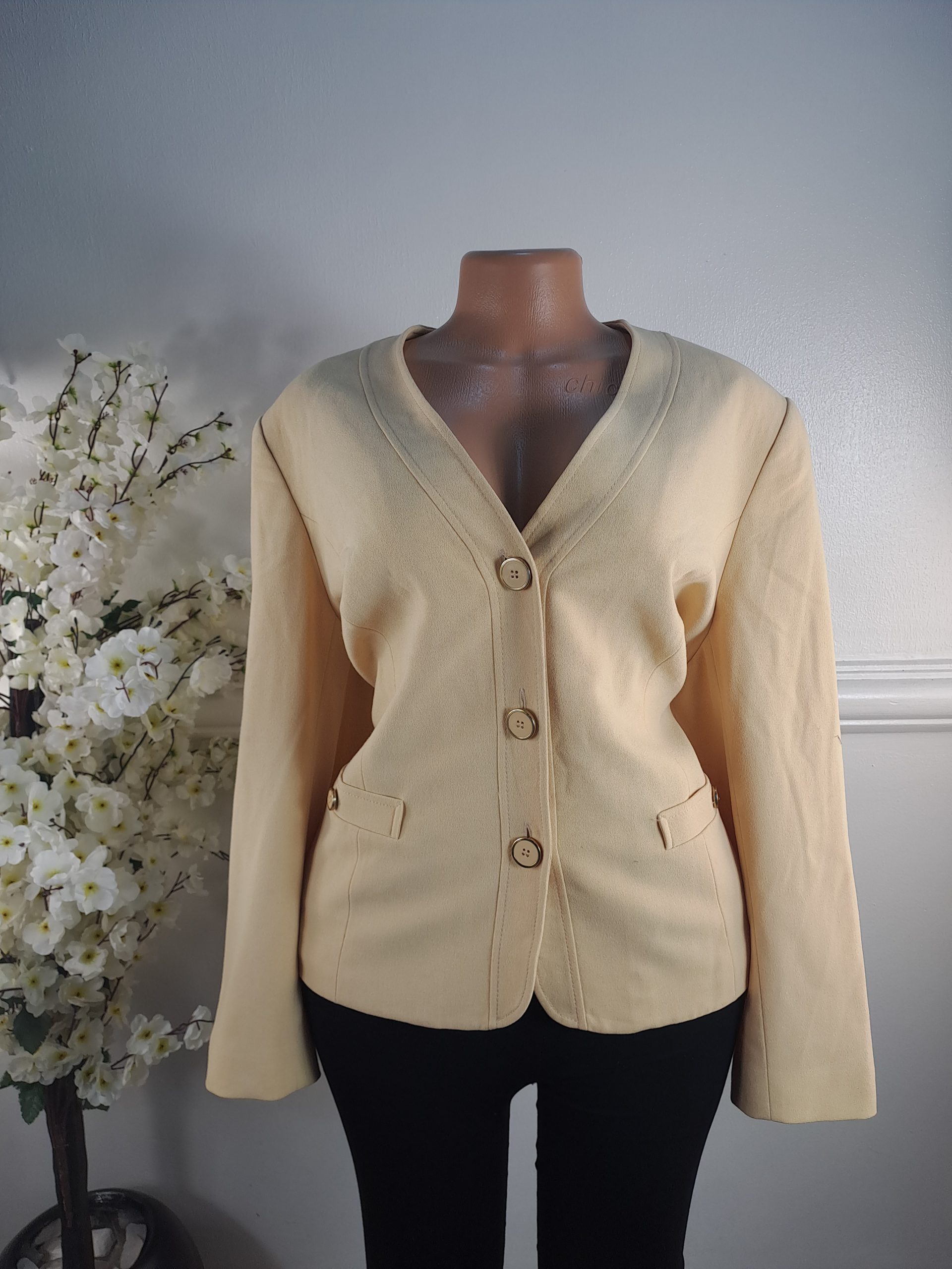 EASTEX UK SIZE 18 [LENGHT 24 INCHES]