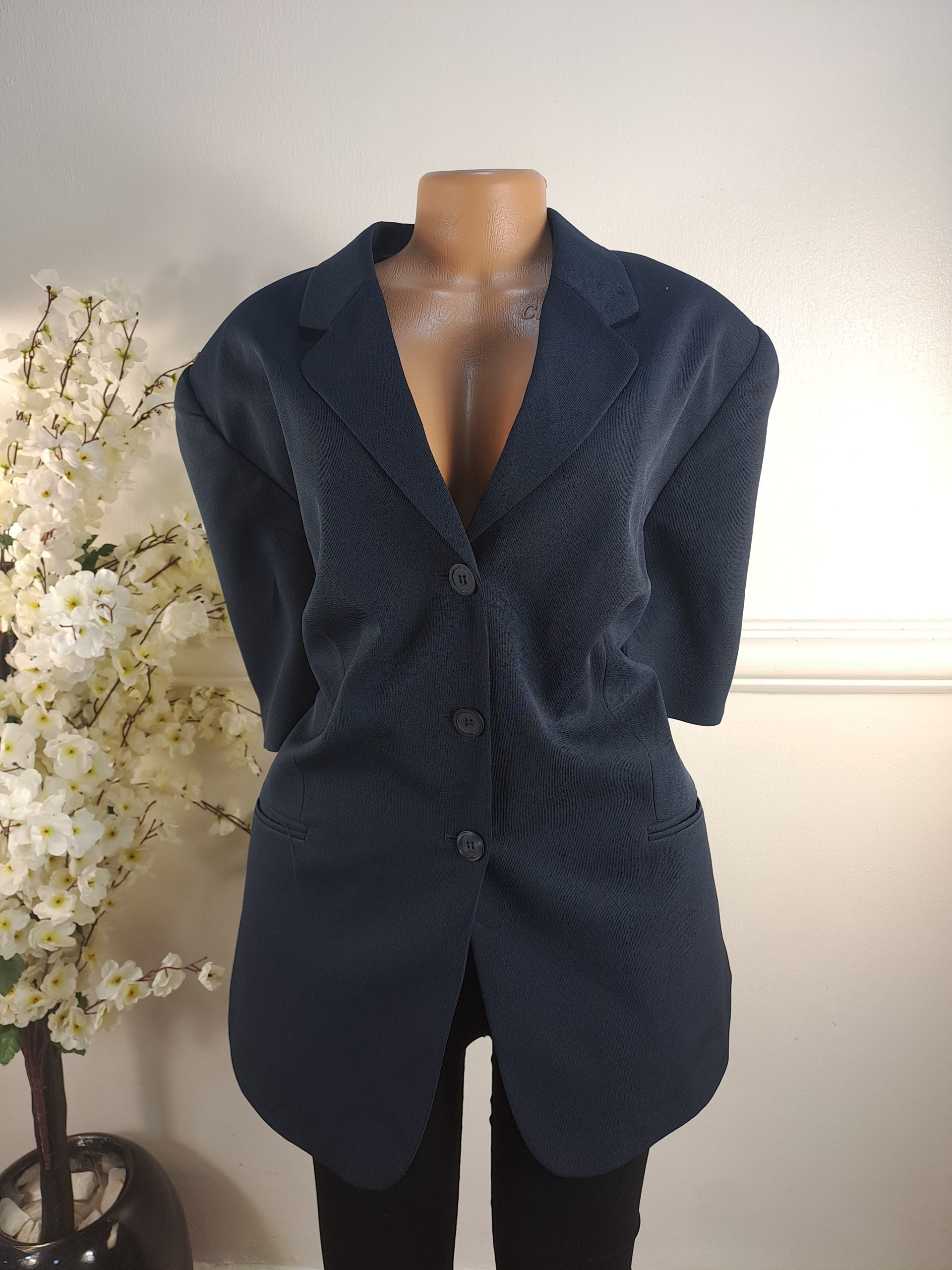 AVANTI UK SIZE 22 [LENGHT 33 INCHES]