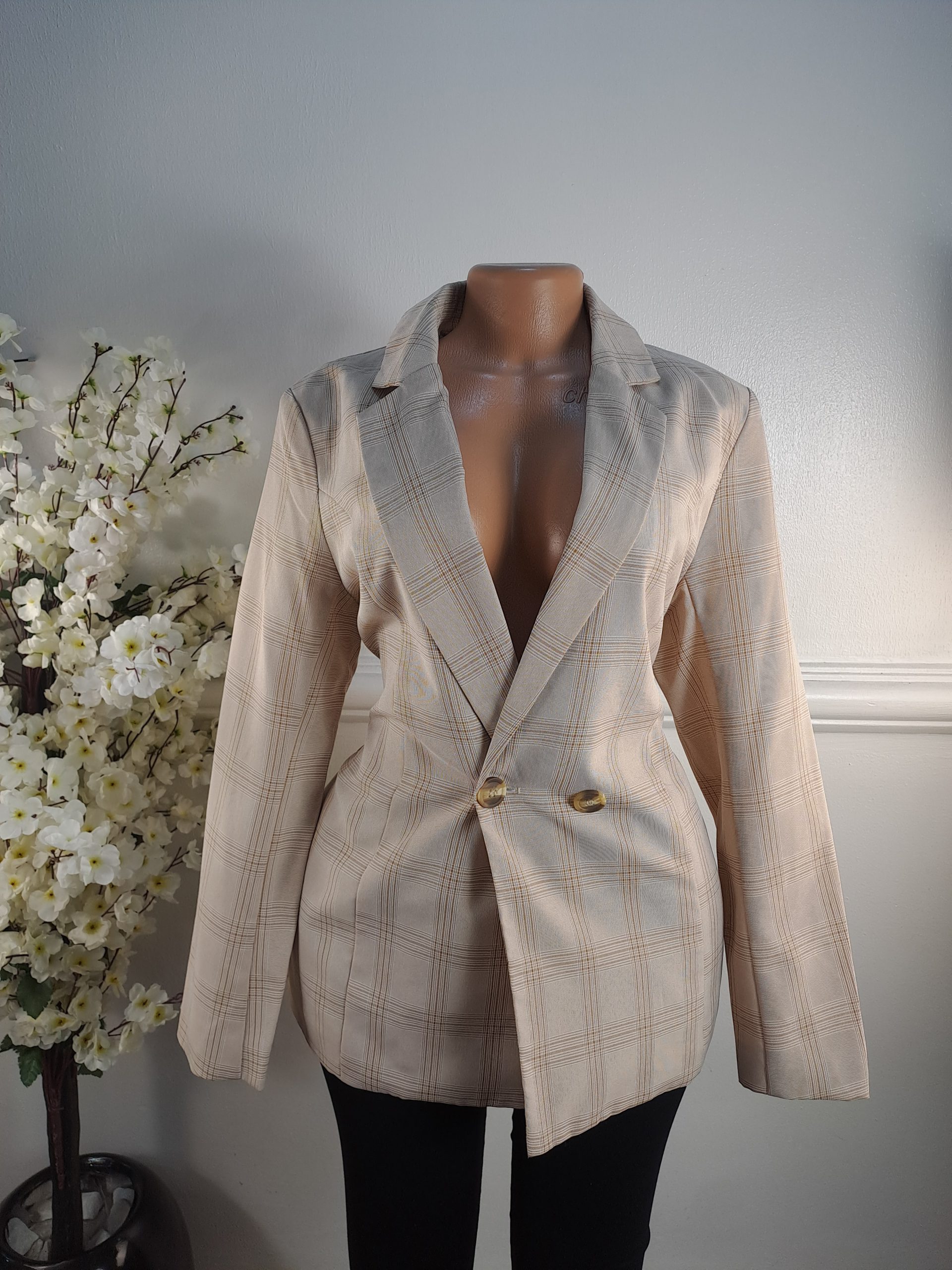 PRETTYLITTLETHING UK SIZE 10 [LENGHT 30 INCHES]