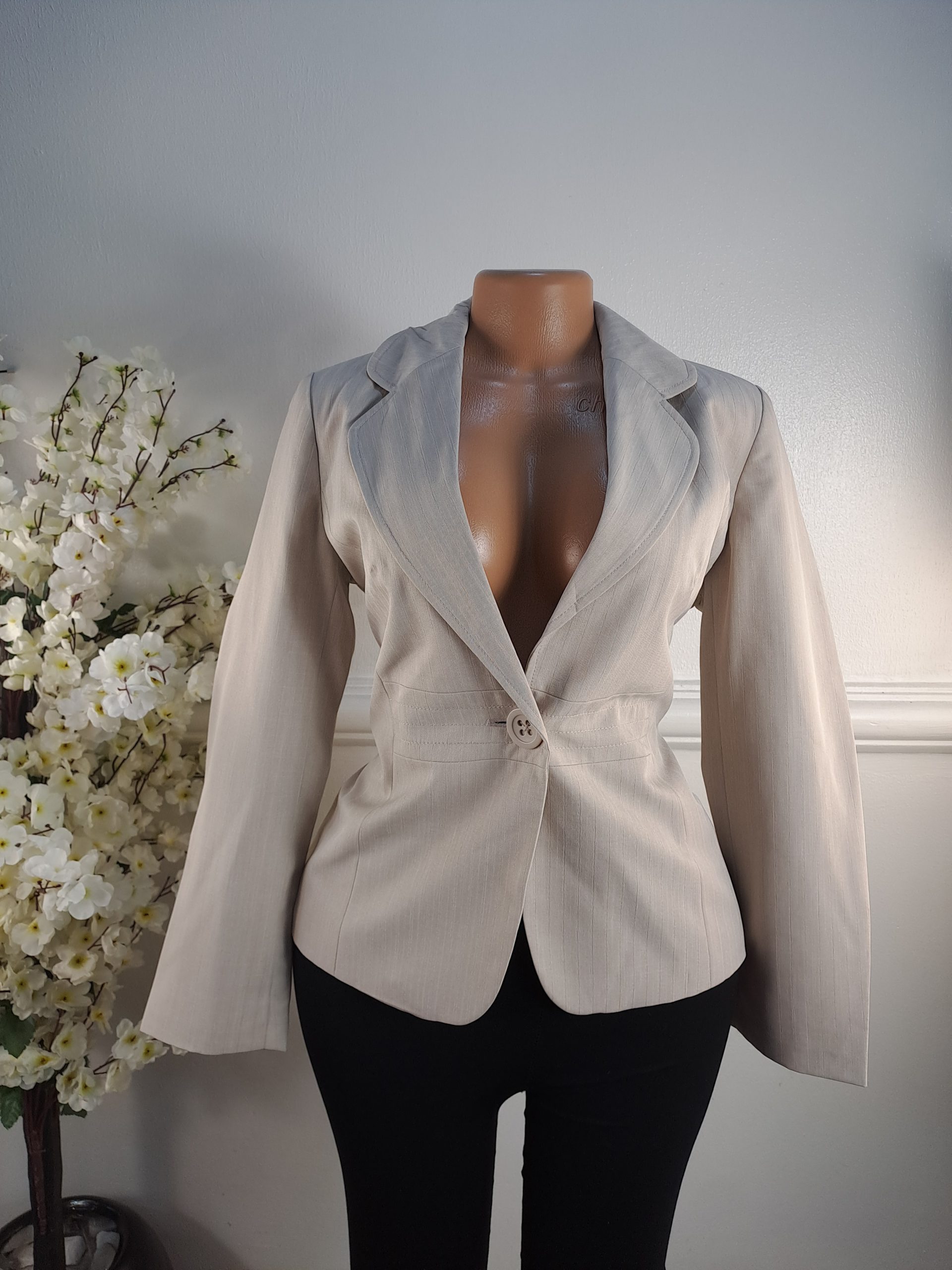 MARK & SPENCER UK SIZE 10 [LENGHT 24 INCHES]