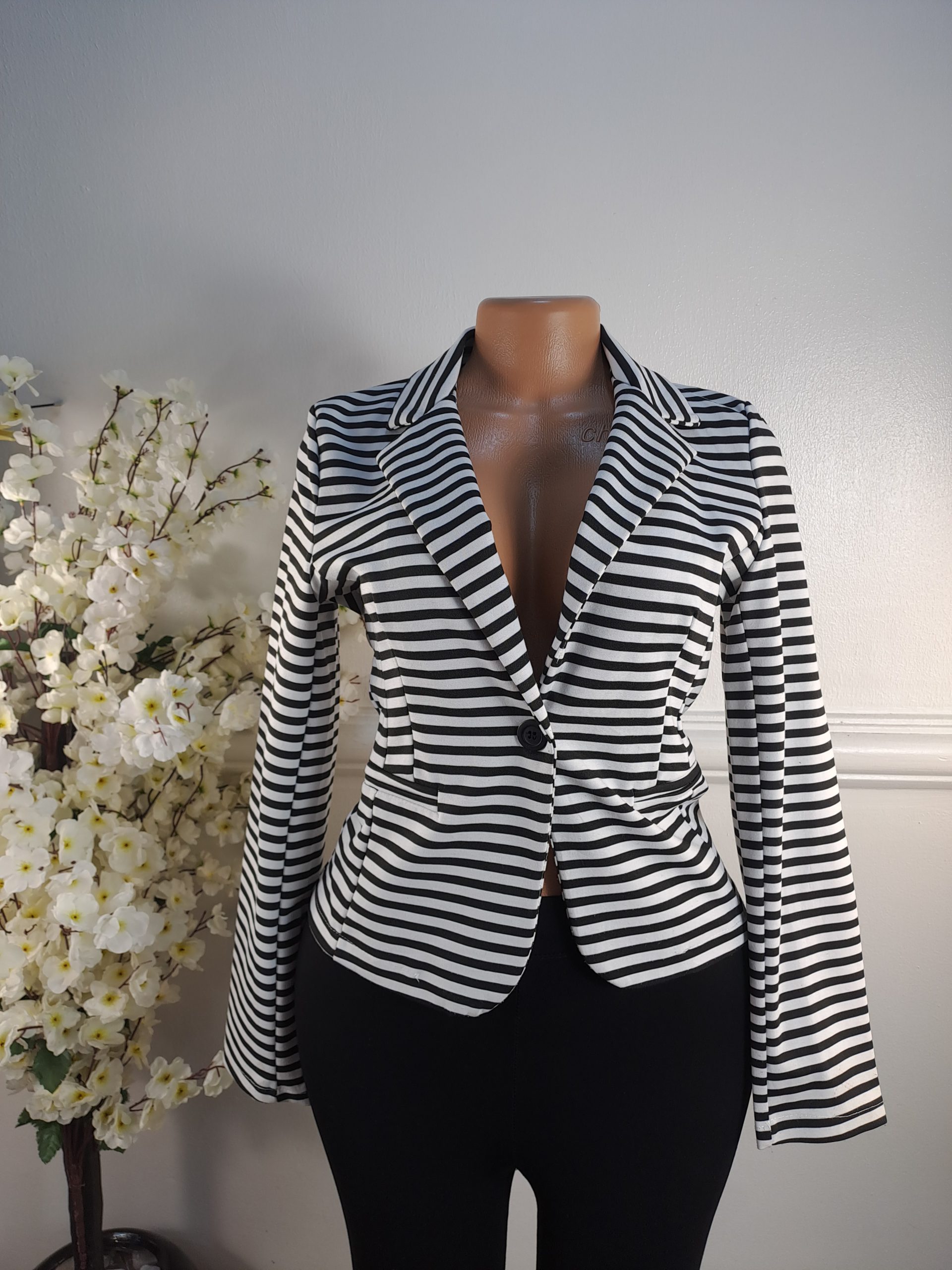 STYLED IN ITALY UK SIZE 6 [LENGHT 21 INCHES]