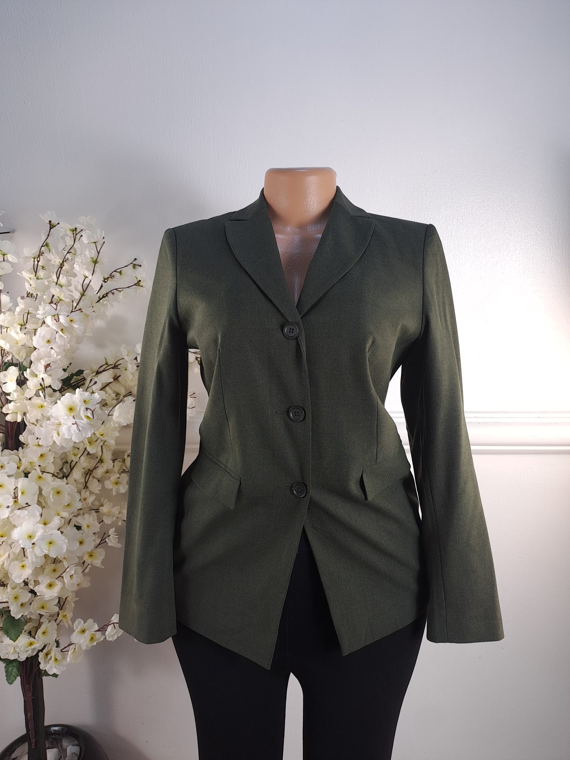 ANNE BROOKS UK SIZE 6 [LENGHT 26 INCHES]
