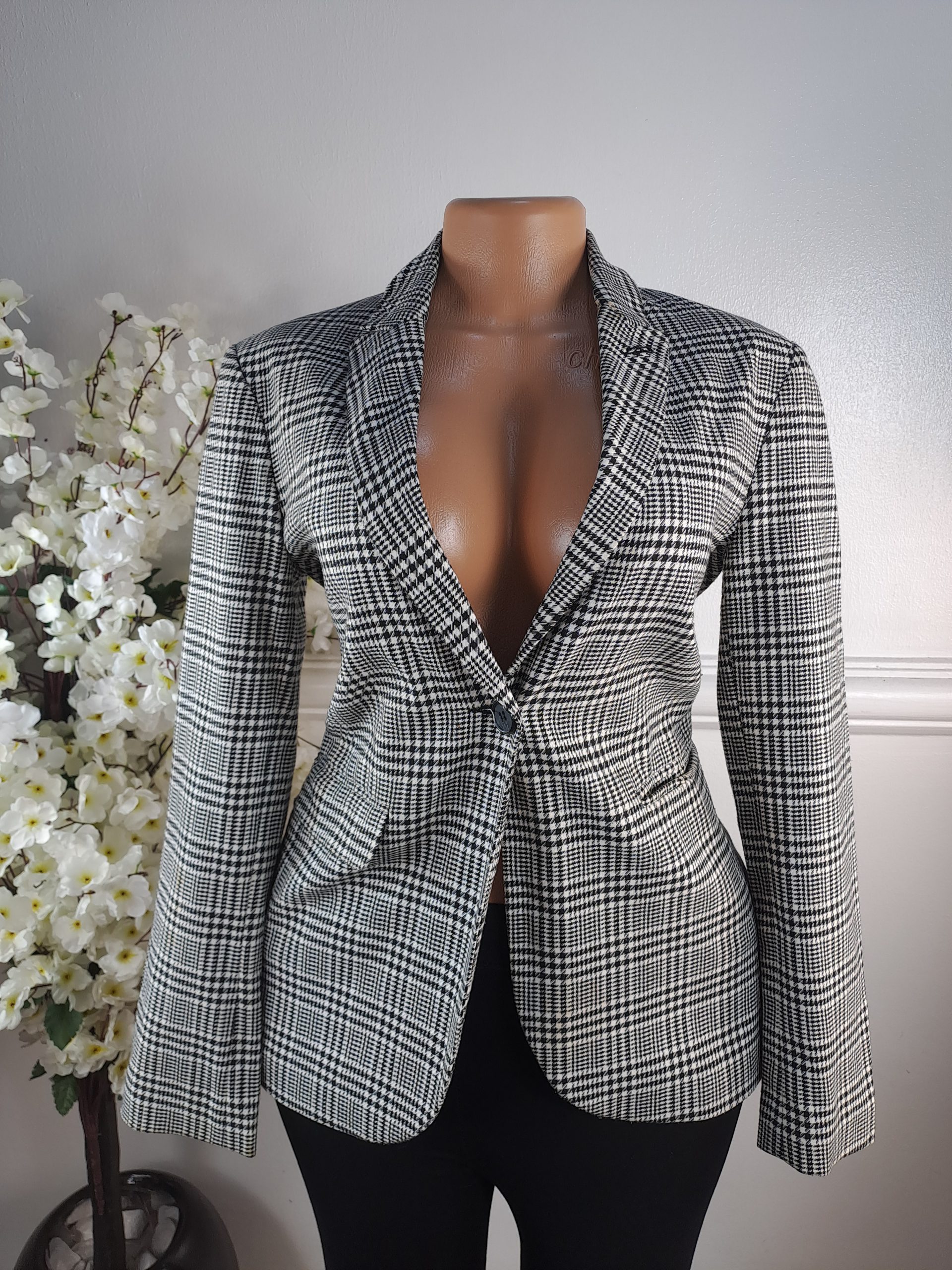 ASOS UK SIZE 8 [LENGHT 27 INCHES]