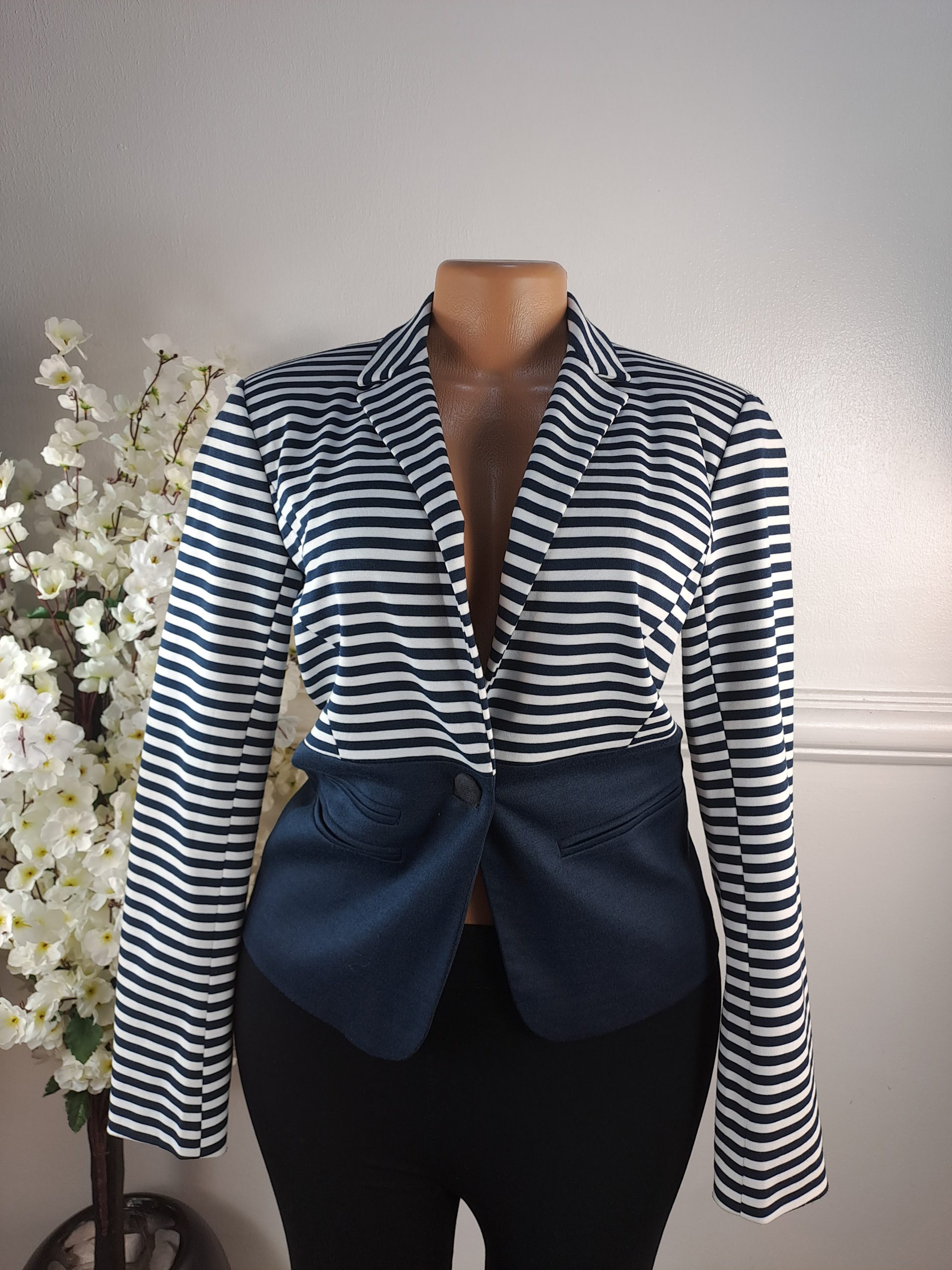 VILA CLOTHES UK SIZE 8 [LENGHT 25 INCHES]