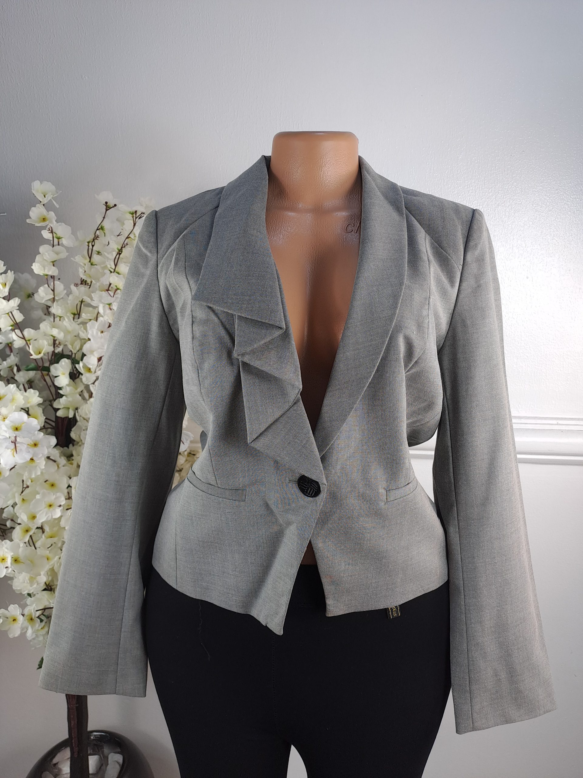 MARK & SPENCER UK SIZE 8 [LENGHT 22 INCHES]